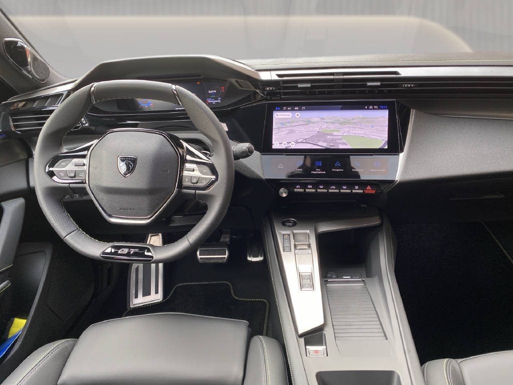PEUGEOT 408 1.6 PHEV 225 GT Exclusive-image-11