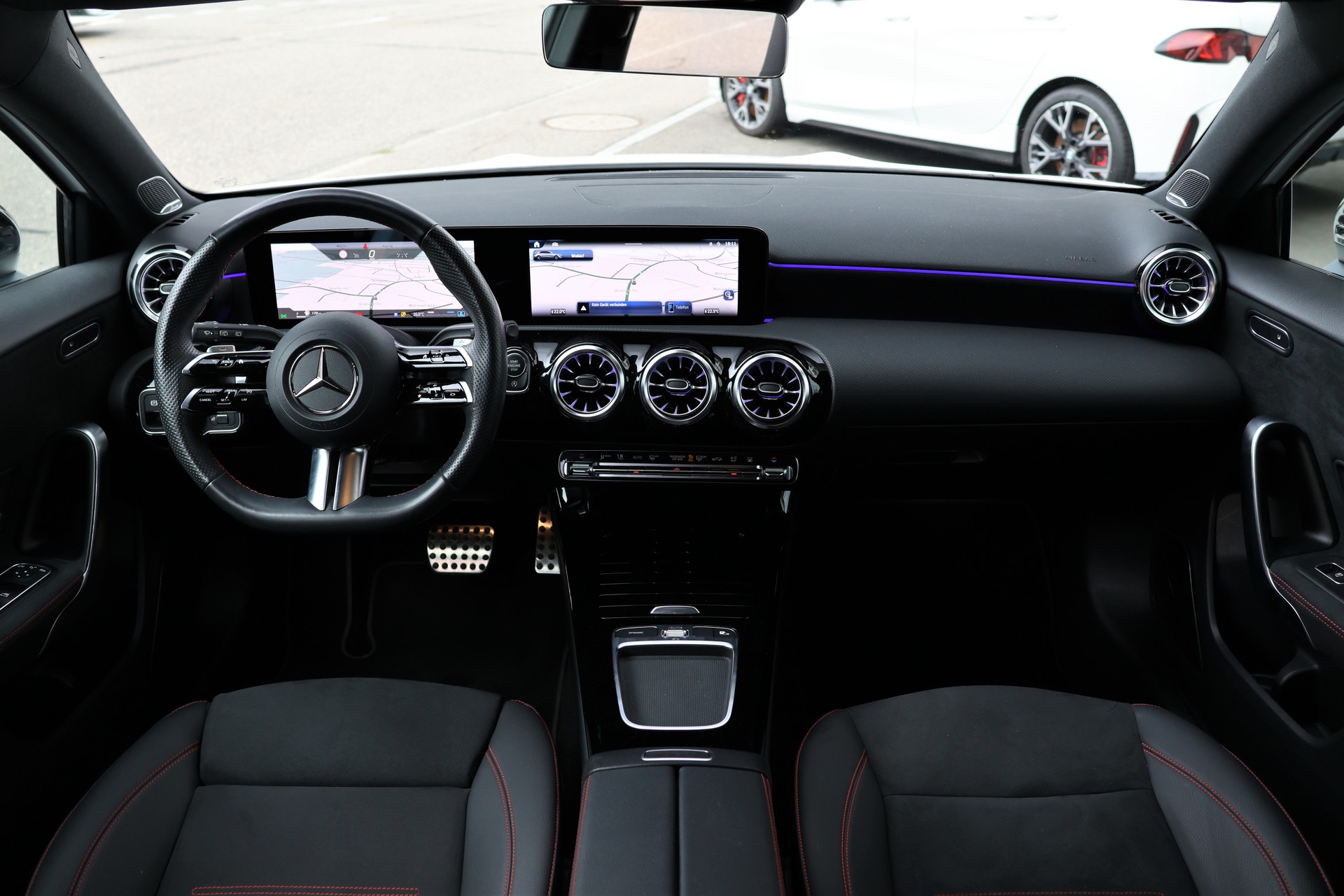 MERCEDES-BENZ A 250 4Matic AMG Line 4Matic 7G-DCT *Facelift*-image-14