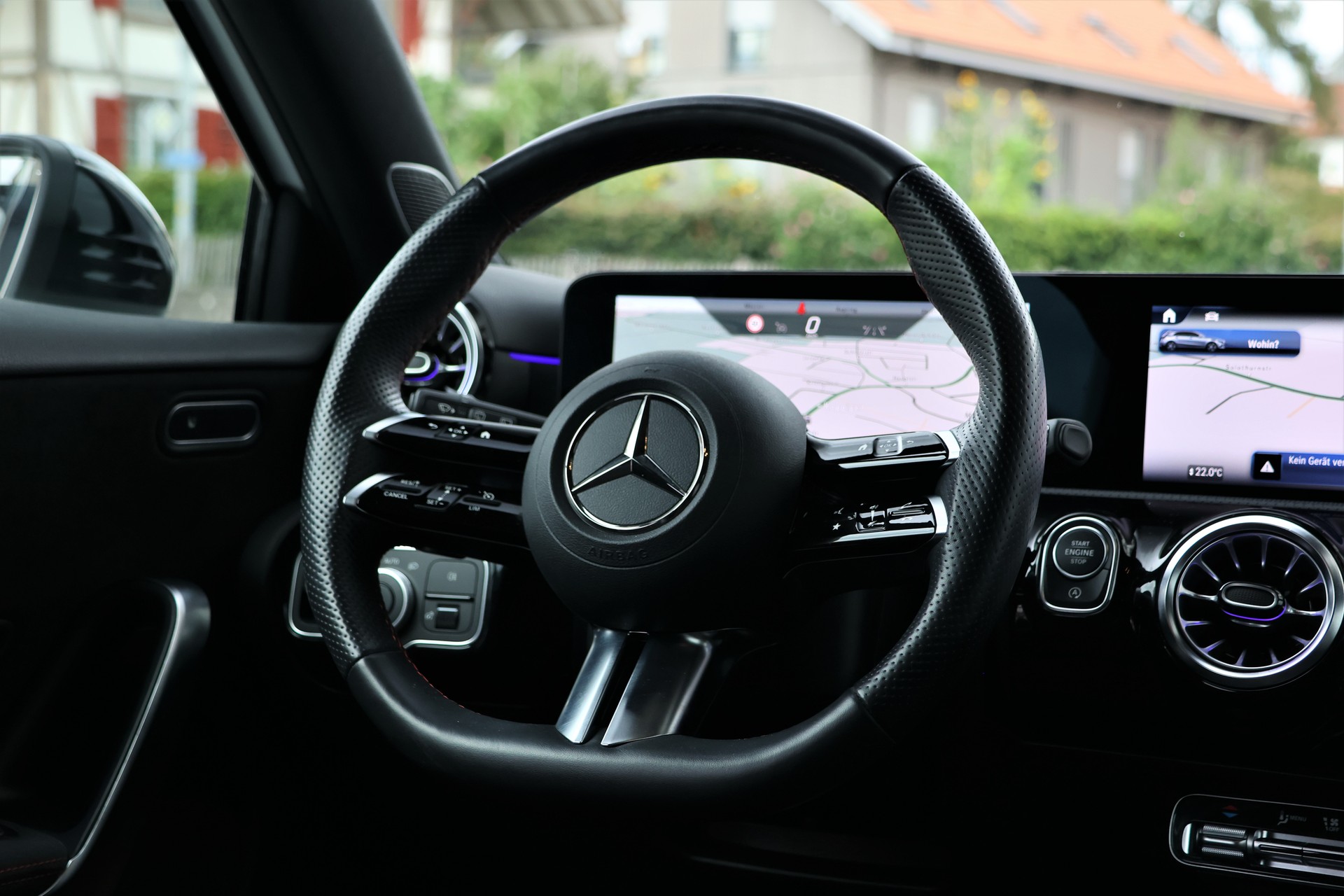 MERCEDES-BENZ A 250 4Matic AMG Line 4Matic 7G-DCT *Facelift*-image-13