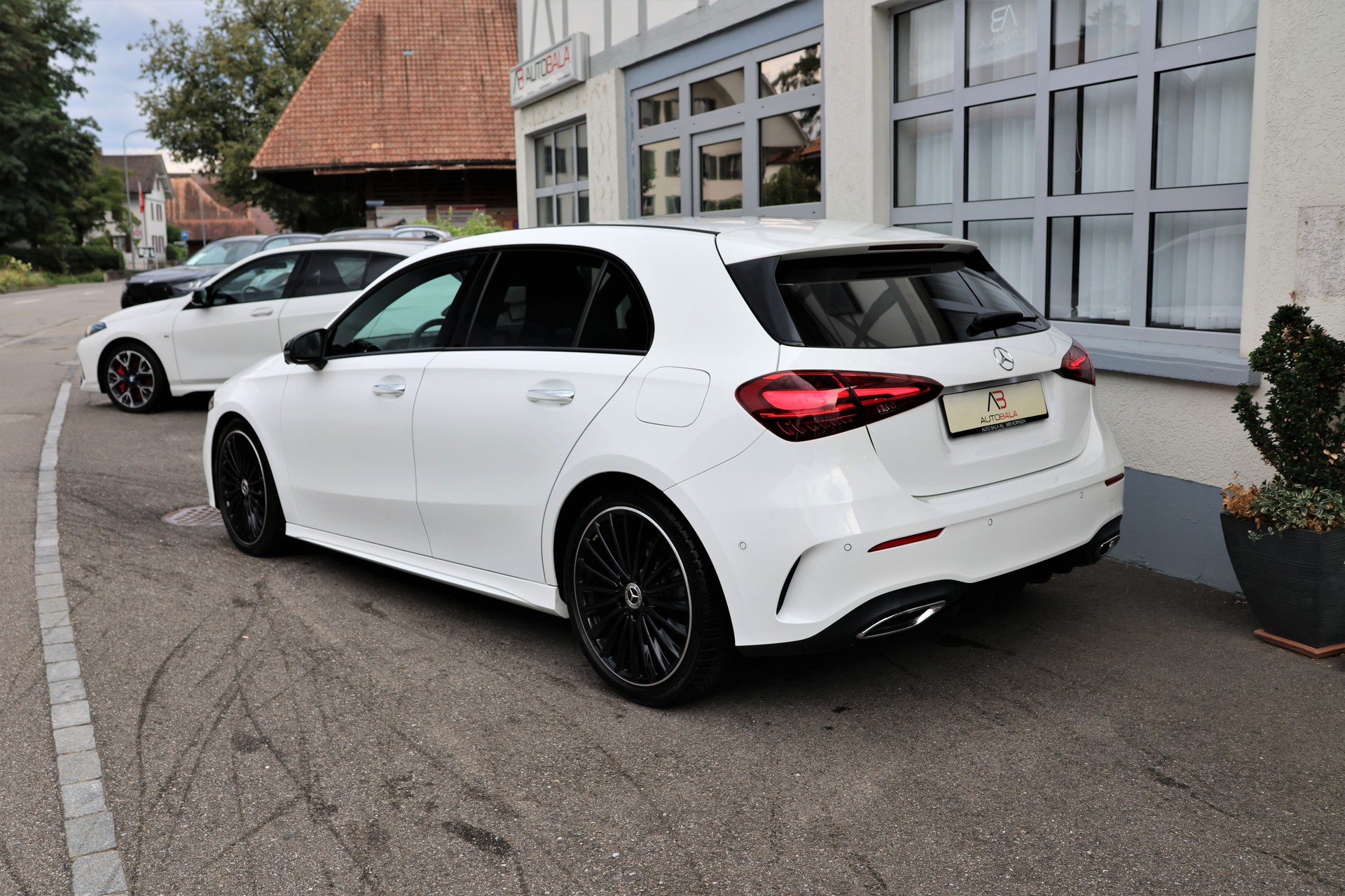 MERCEDES-BENZ A 250 4Matic AMG Line 4Matic 7G-DCT *Facelift*-image-6