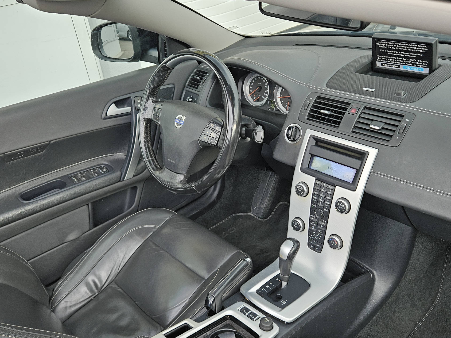 VOLVO C70 Cabriolet 2.5 20V T5 230 Inscription-image-17