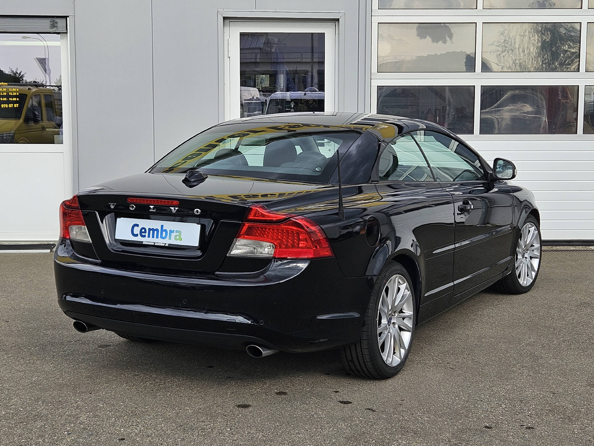 VOLVO C70 Cabriolet 2.5 20V T5 230 Inscription-image-11
