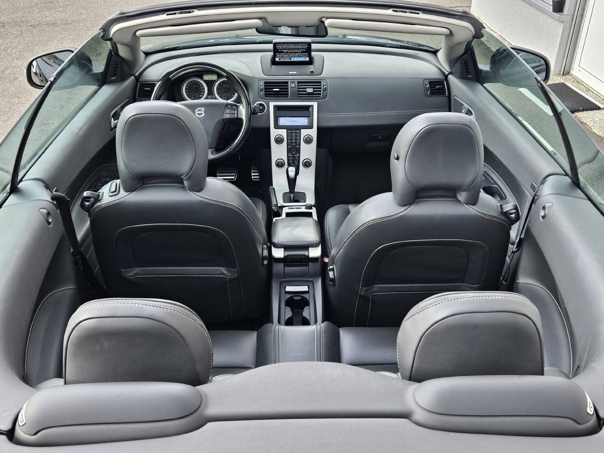 VOLVO C70 Cabriolet 2.5 20V T5 230 Inscription-image-15