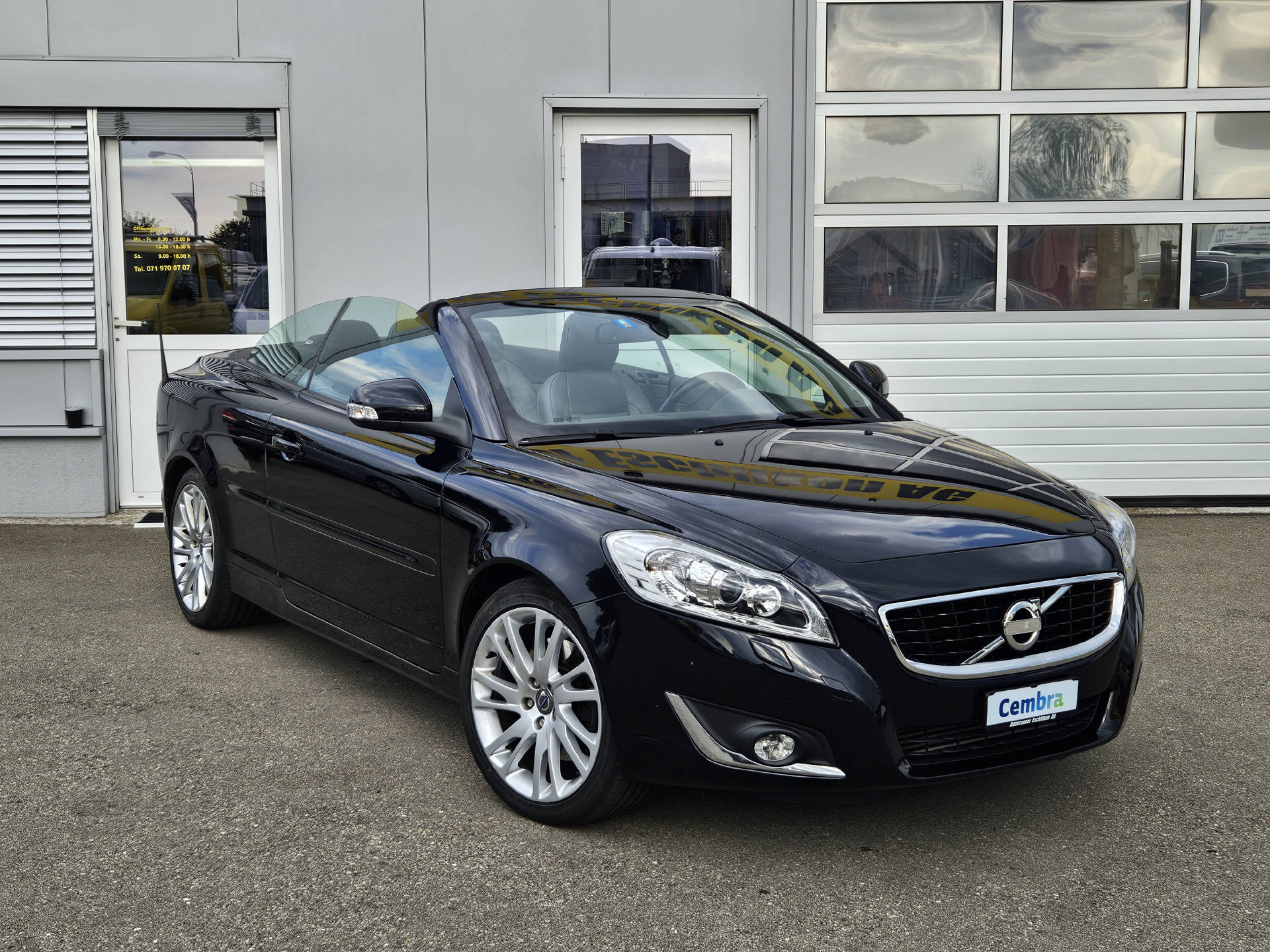 VOLVO C70 Cabriolet 2.5 20V T5 230 Inscription-image-3