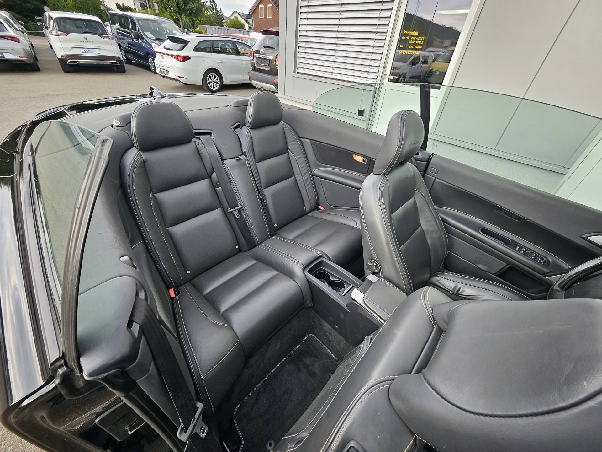 VOLVO C70 Cabriolet 2.5 20V T5 230 Inscription-image-18