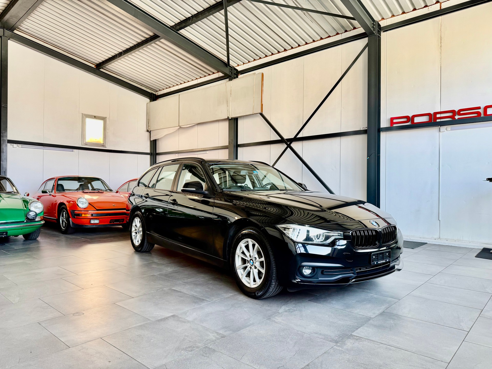 BMW 316d Sport Touring Business Line-image-0