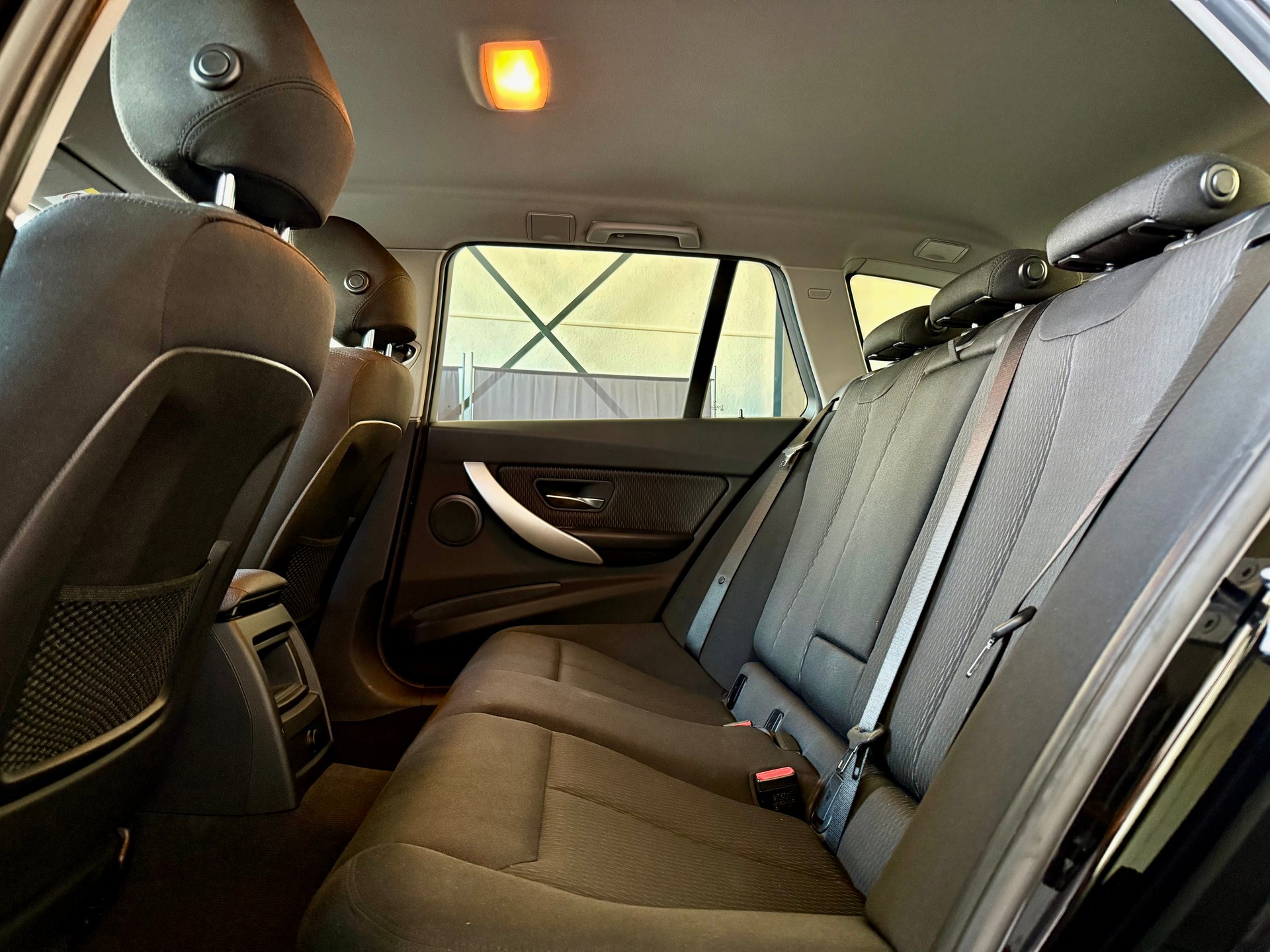 BMW 316d Sport Touring Business Line-image-9