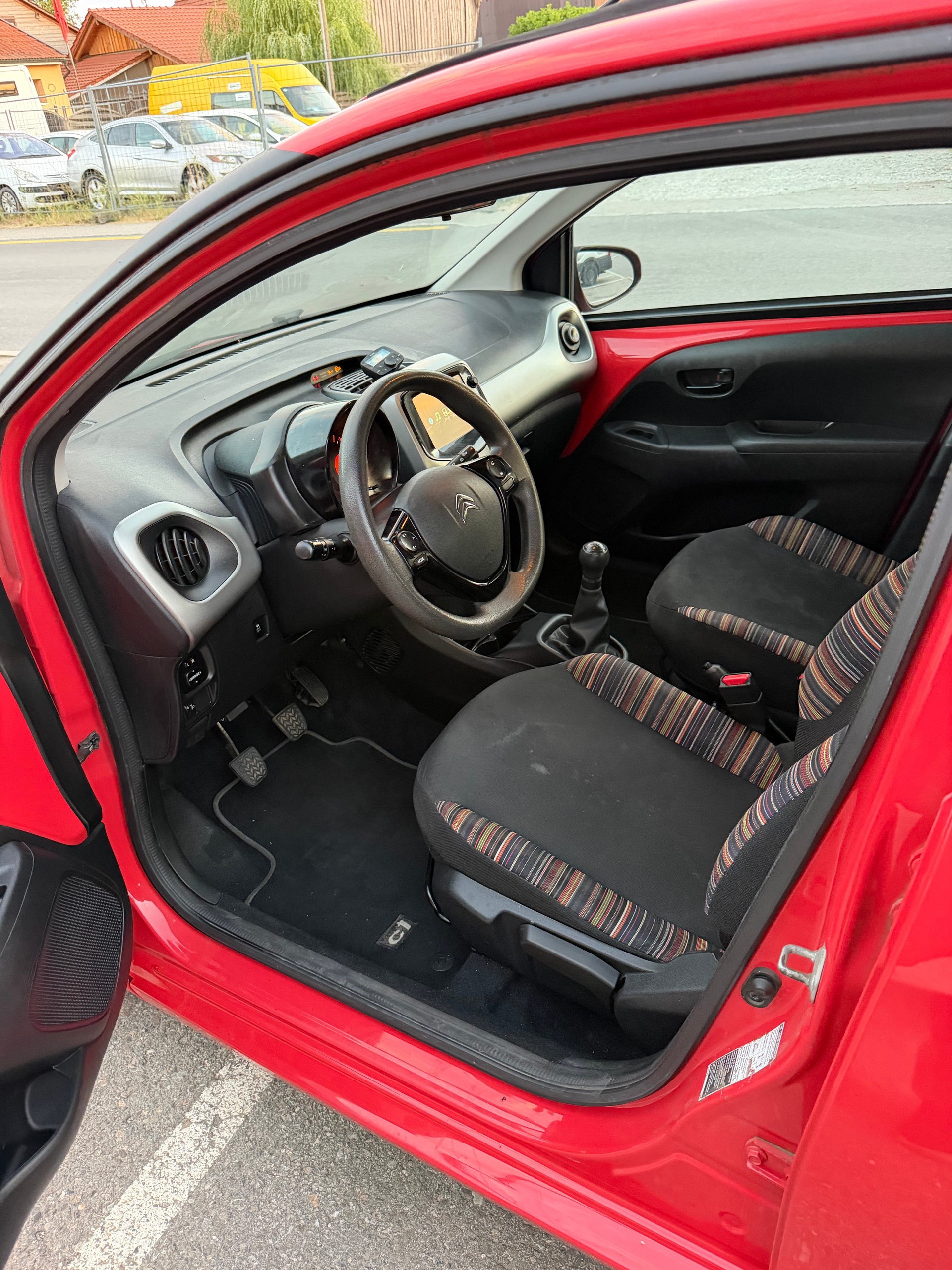 CITROEN C1 1.2 VTi Feel-image-9