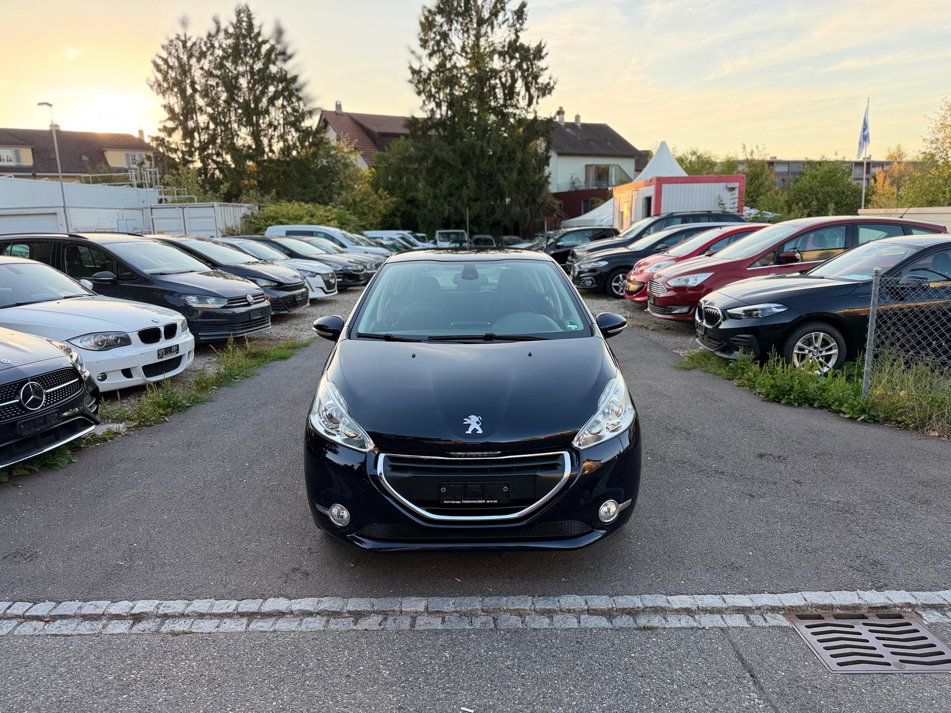 PEUGEOT 208 1.2 THP Allure-image-0