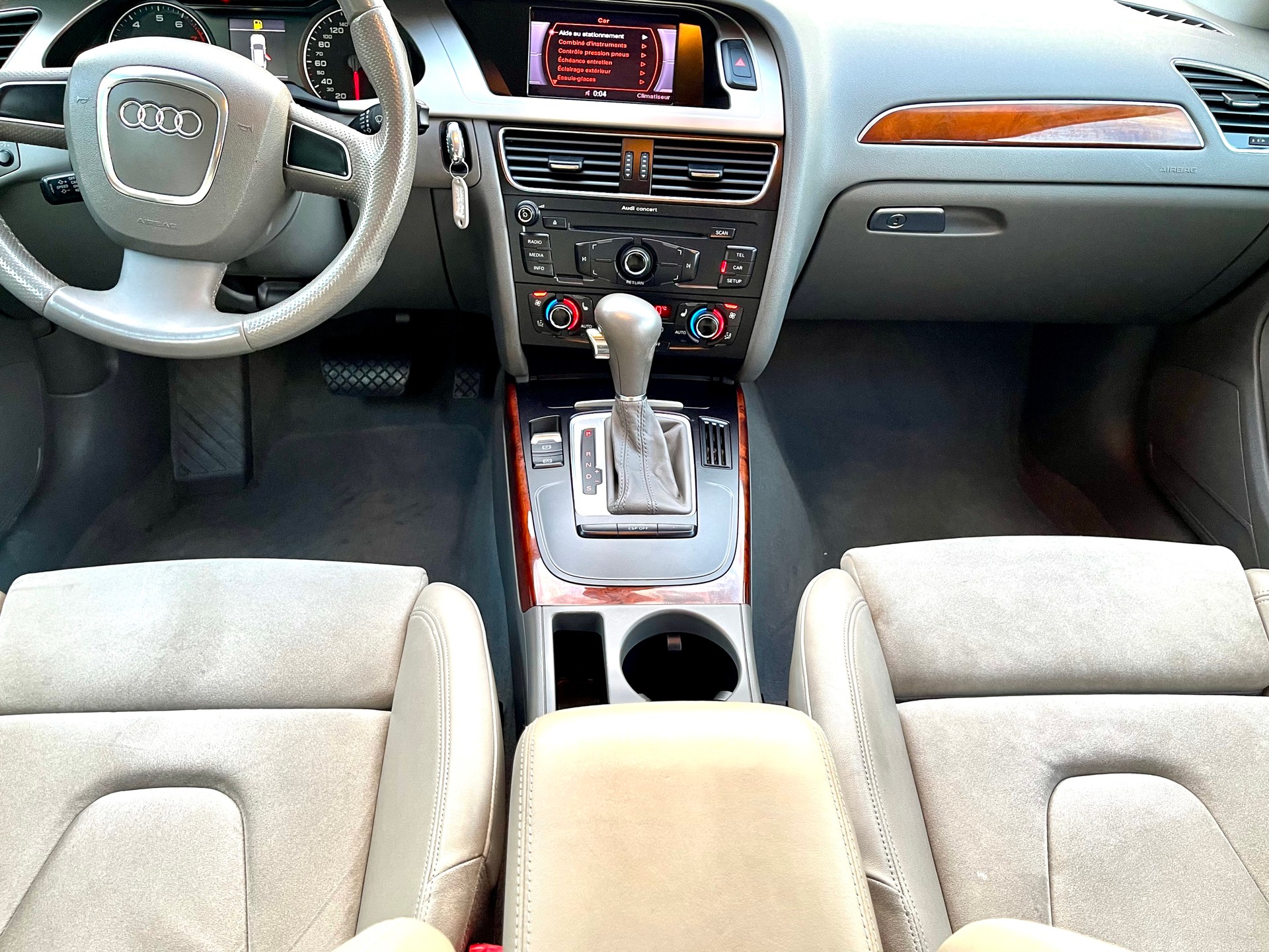 AUDI A4 Avant 2.0 TFSI Style multitronic-image-1
