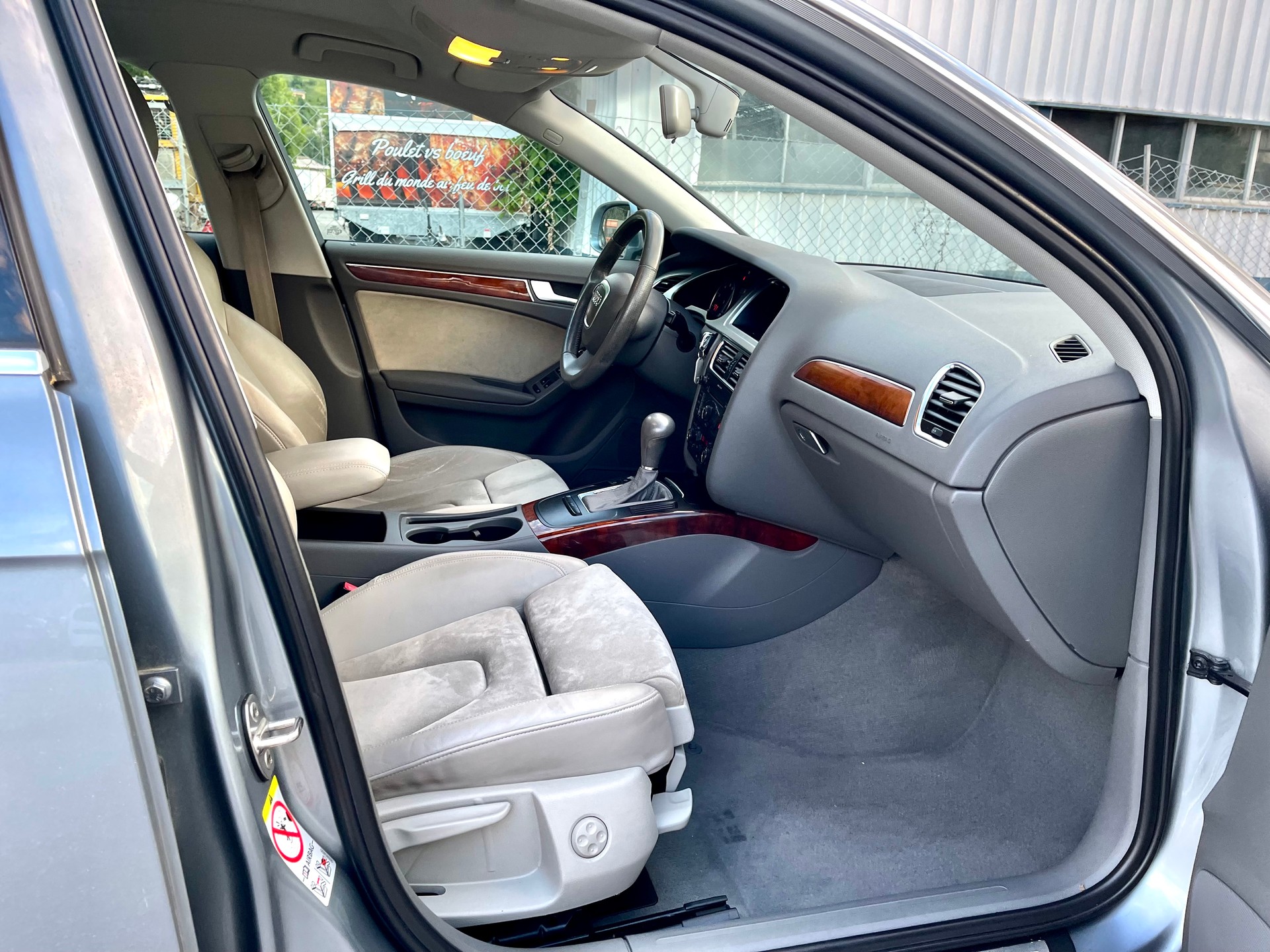AUDI A4 Avant 2.0 TFSI Style multitronic-image-17