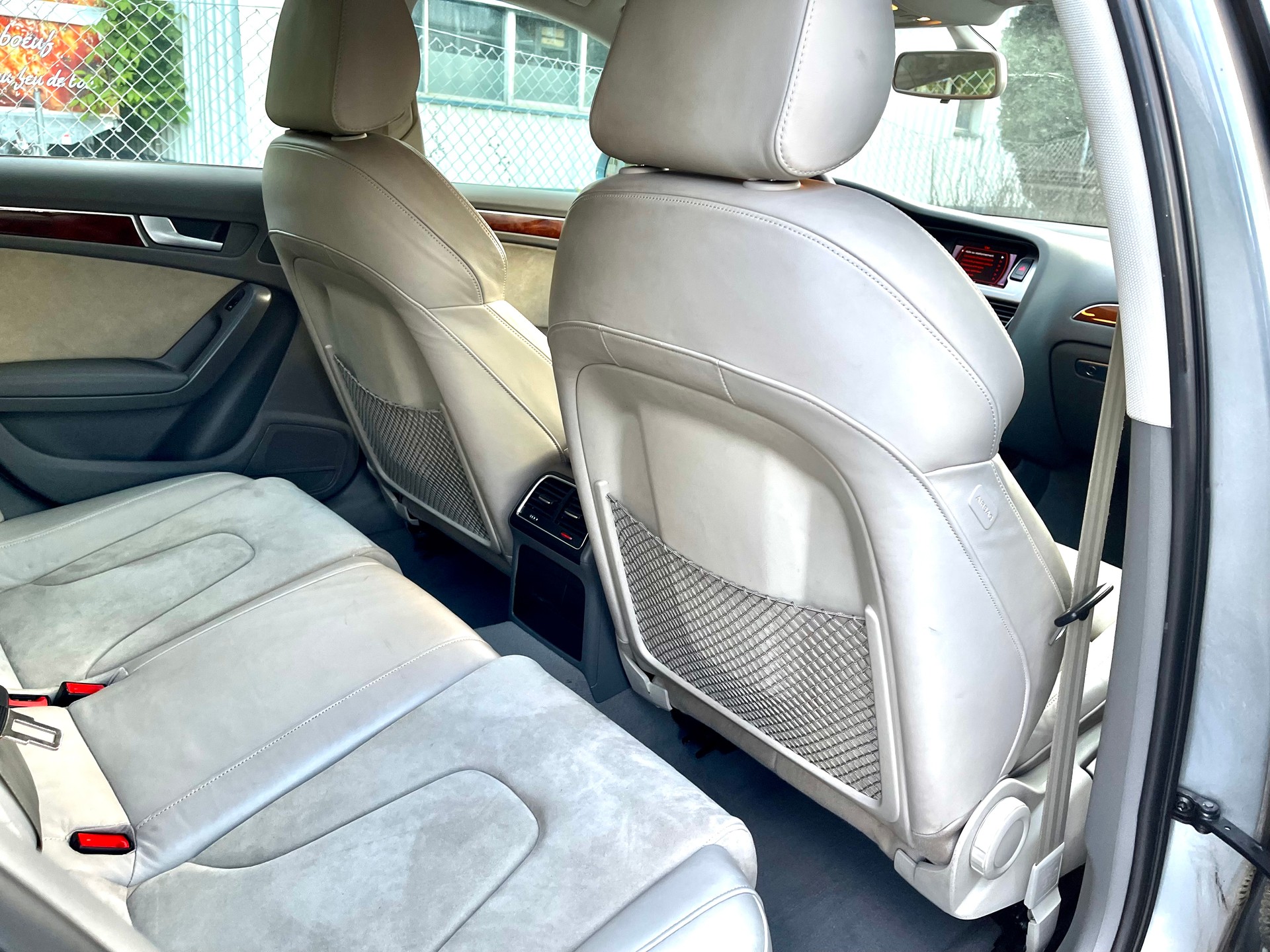 AUDI A4 Avant 2.0 TFSI Style multitronic-image-19