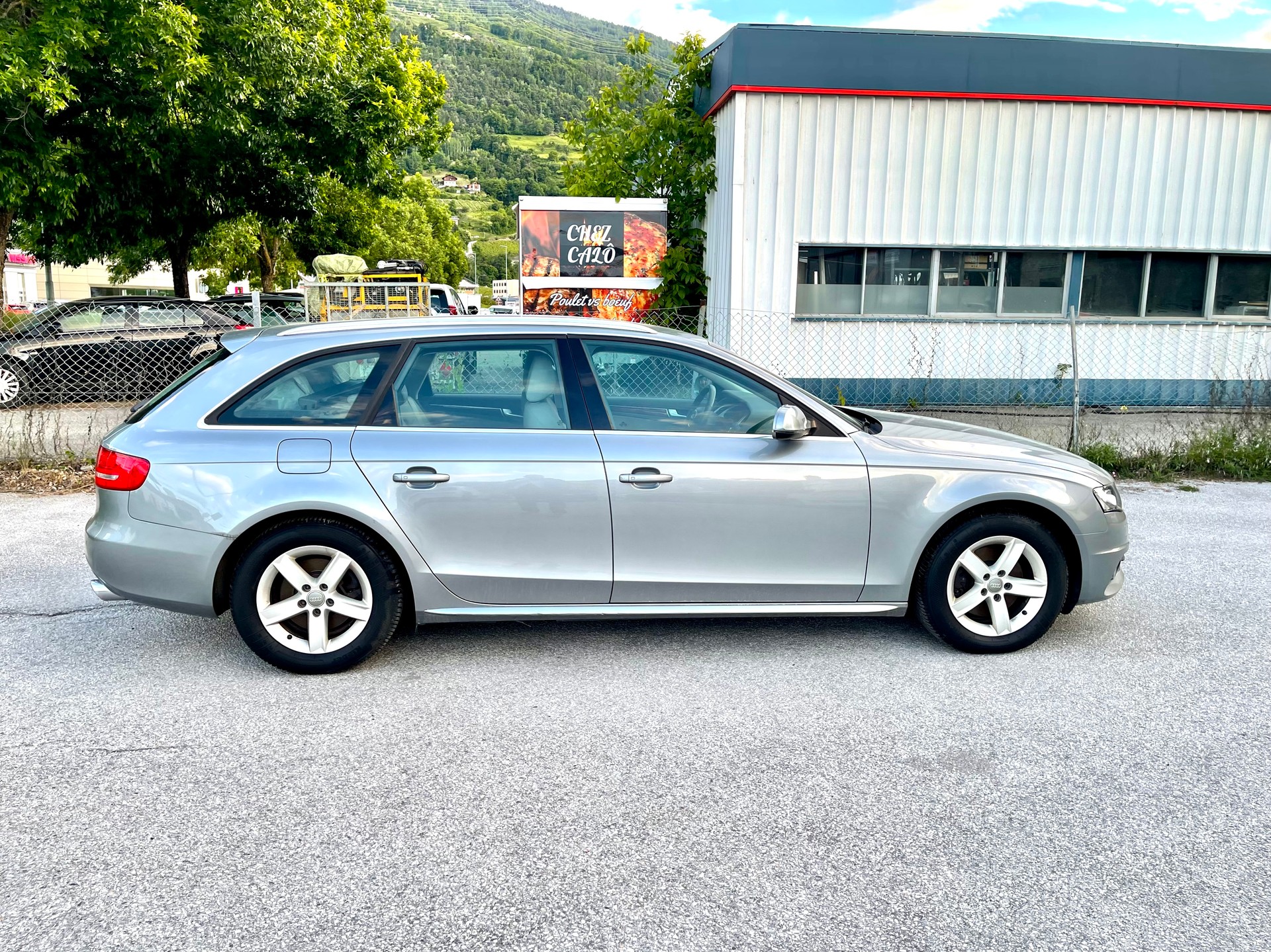 AUDI A4 Avant 2.0 TFSI Style multitronic-image-13