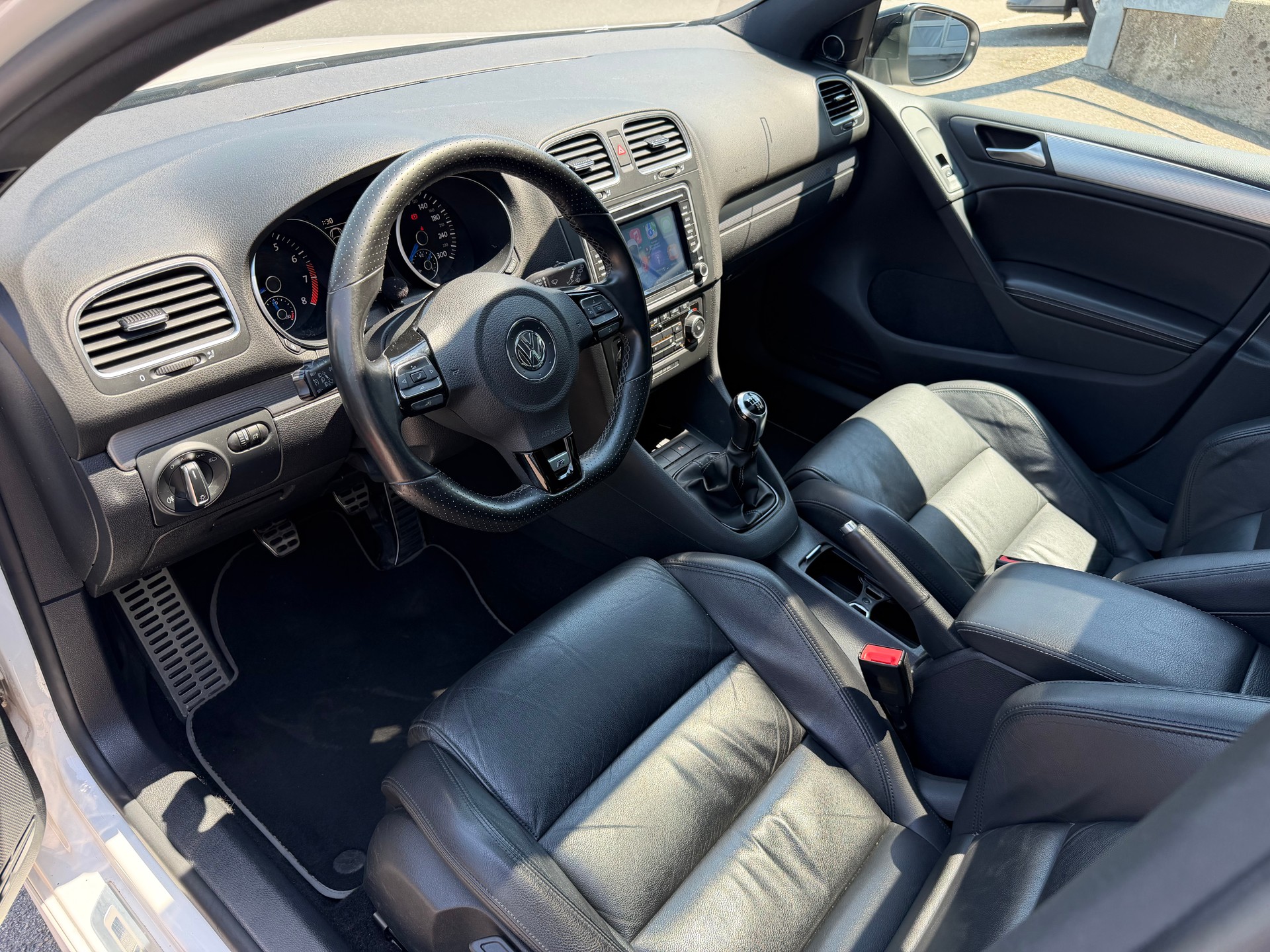 VW Golf 2.0 TSI R 4Motion-image-6
