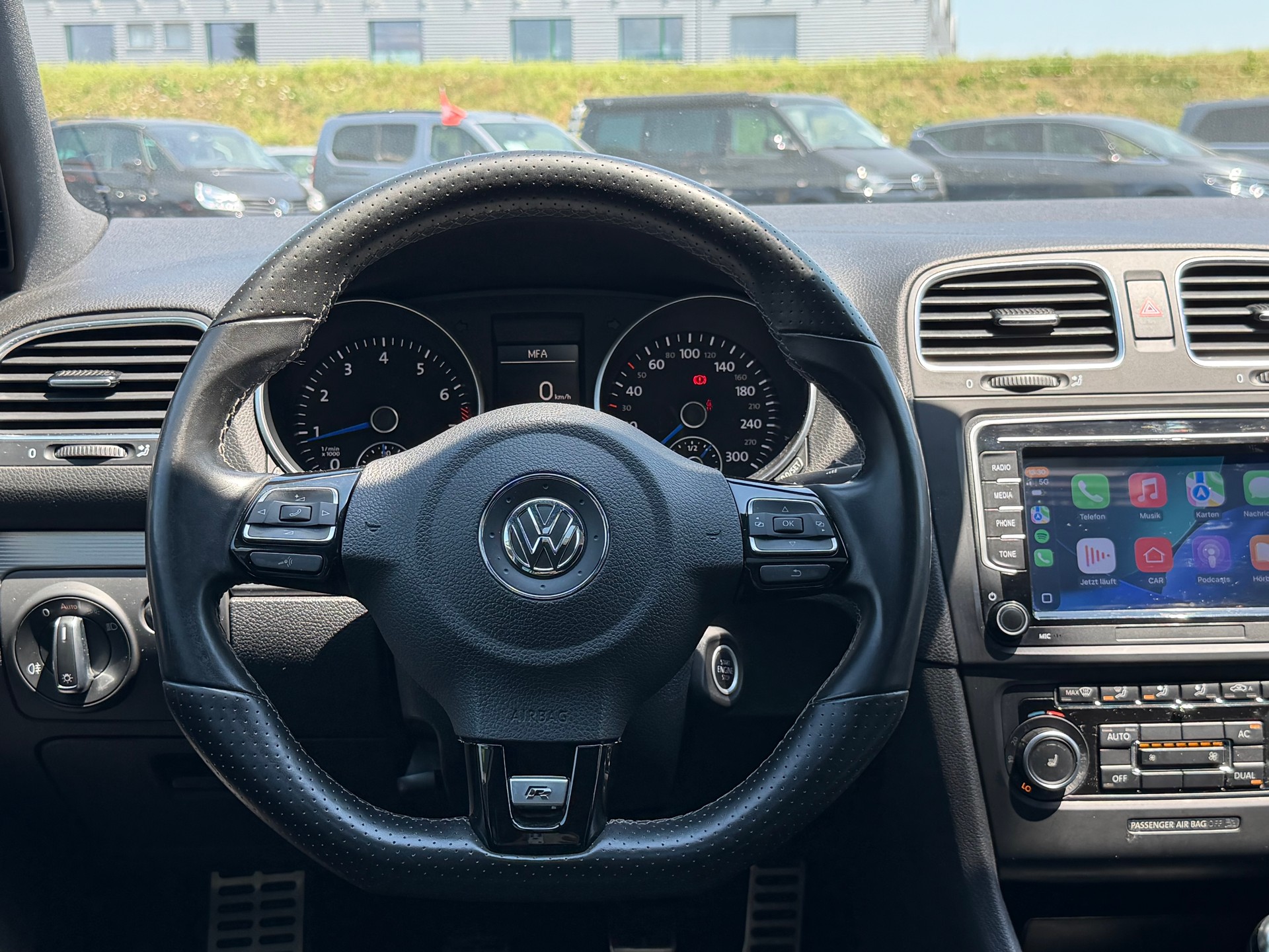 VW Golf 2.0 TSI R 4Motion-image-8