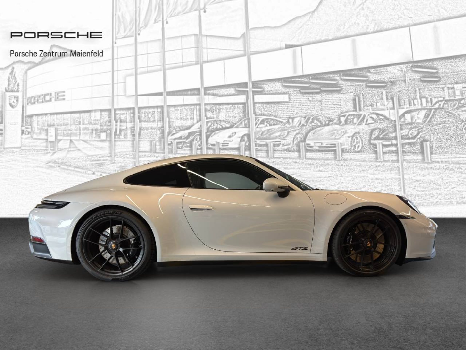 PORSCHE 911 Carrera 4 GTS-image-8