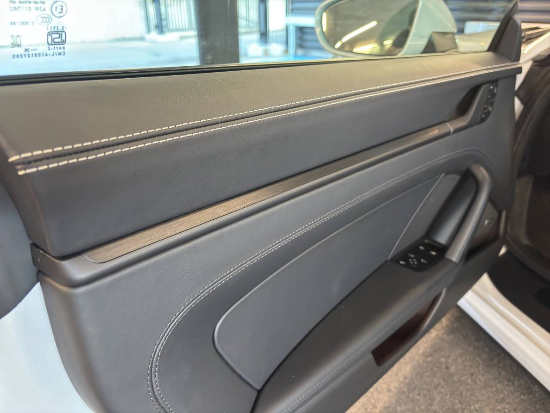 PORSCHE 911 Carrera 4 GTS-image-23