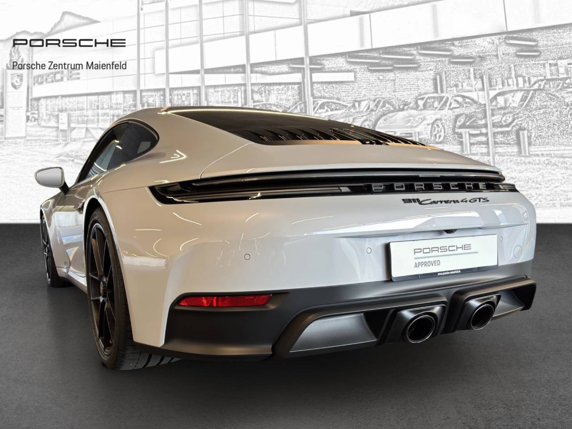 PORSCHE 911 Carrera 4 GTS-image-2