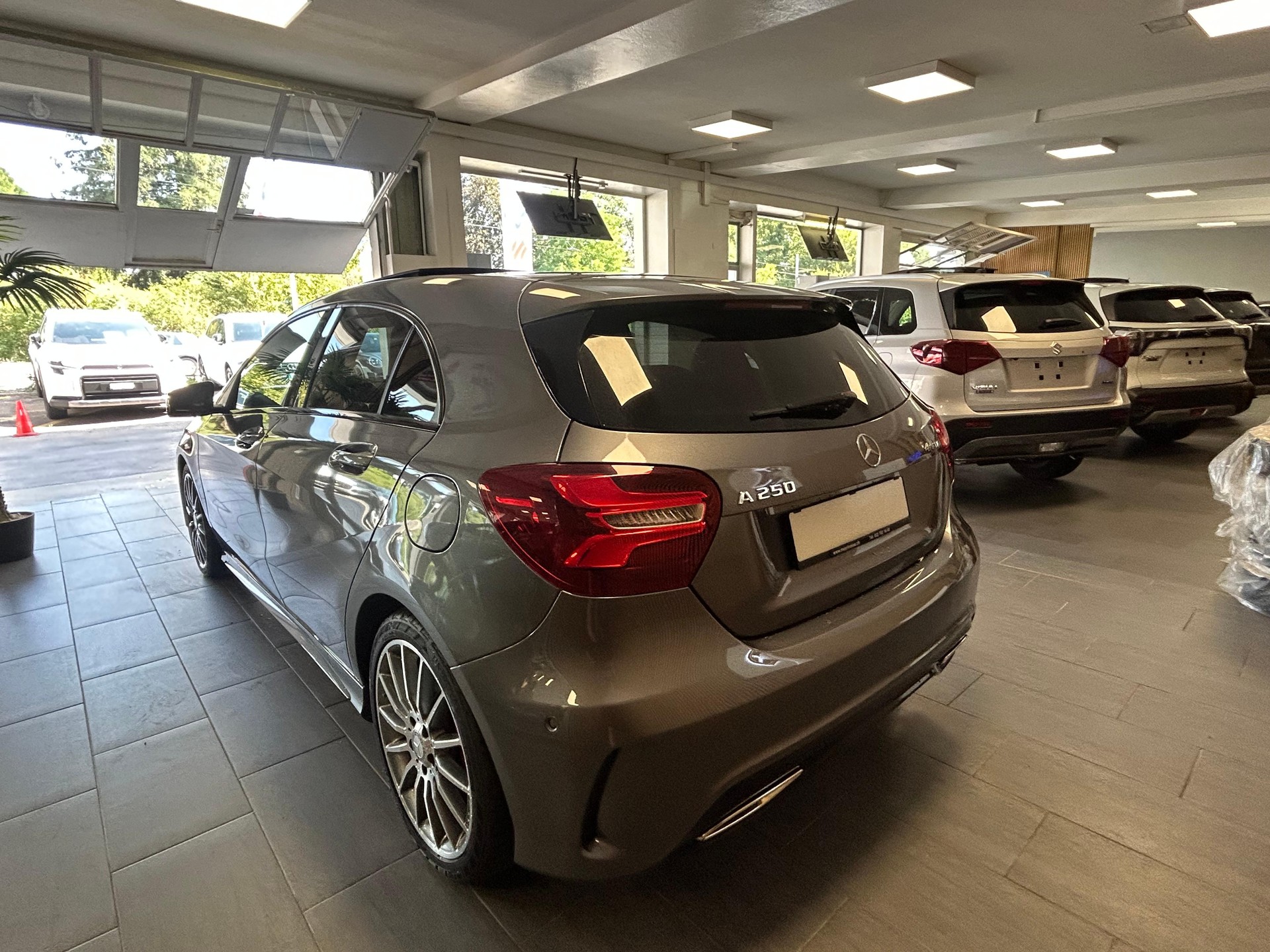 MERCEDES-BENZ A 250 AMG Line 4m-image-4