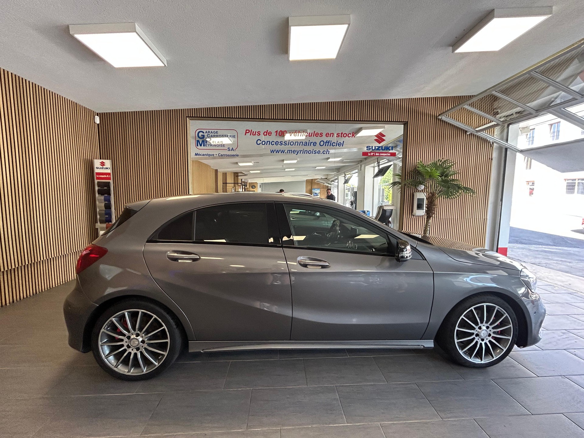 MERCEDES-BENZ A 250 AMG Line 4m-image-0