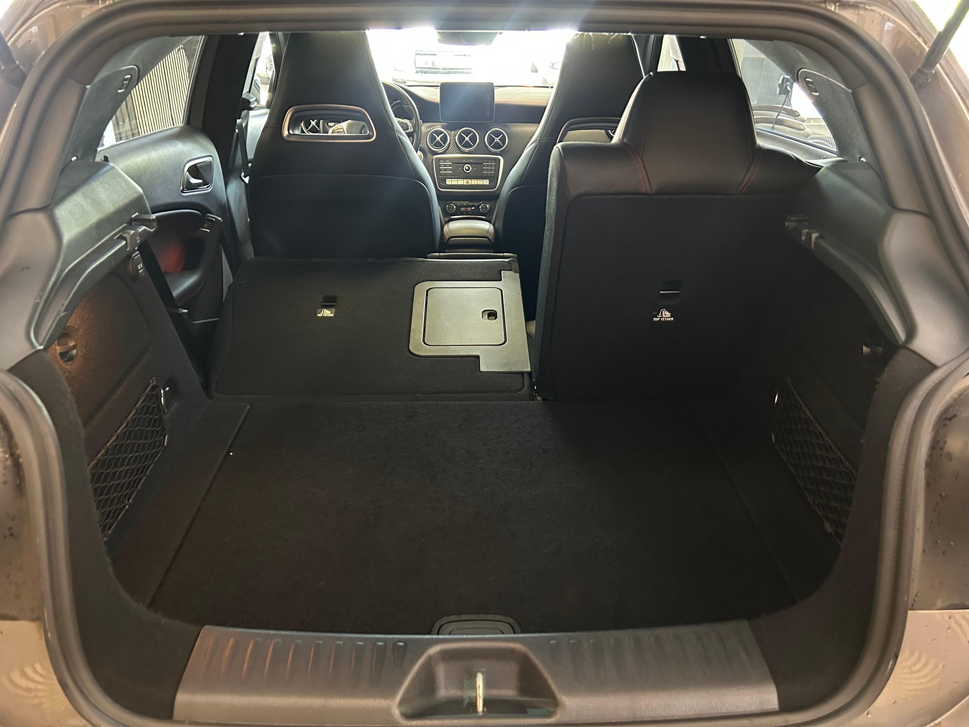 MERCEDES-BENZ A 250 AMG Line 4m-image-17
