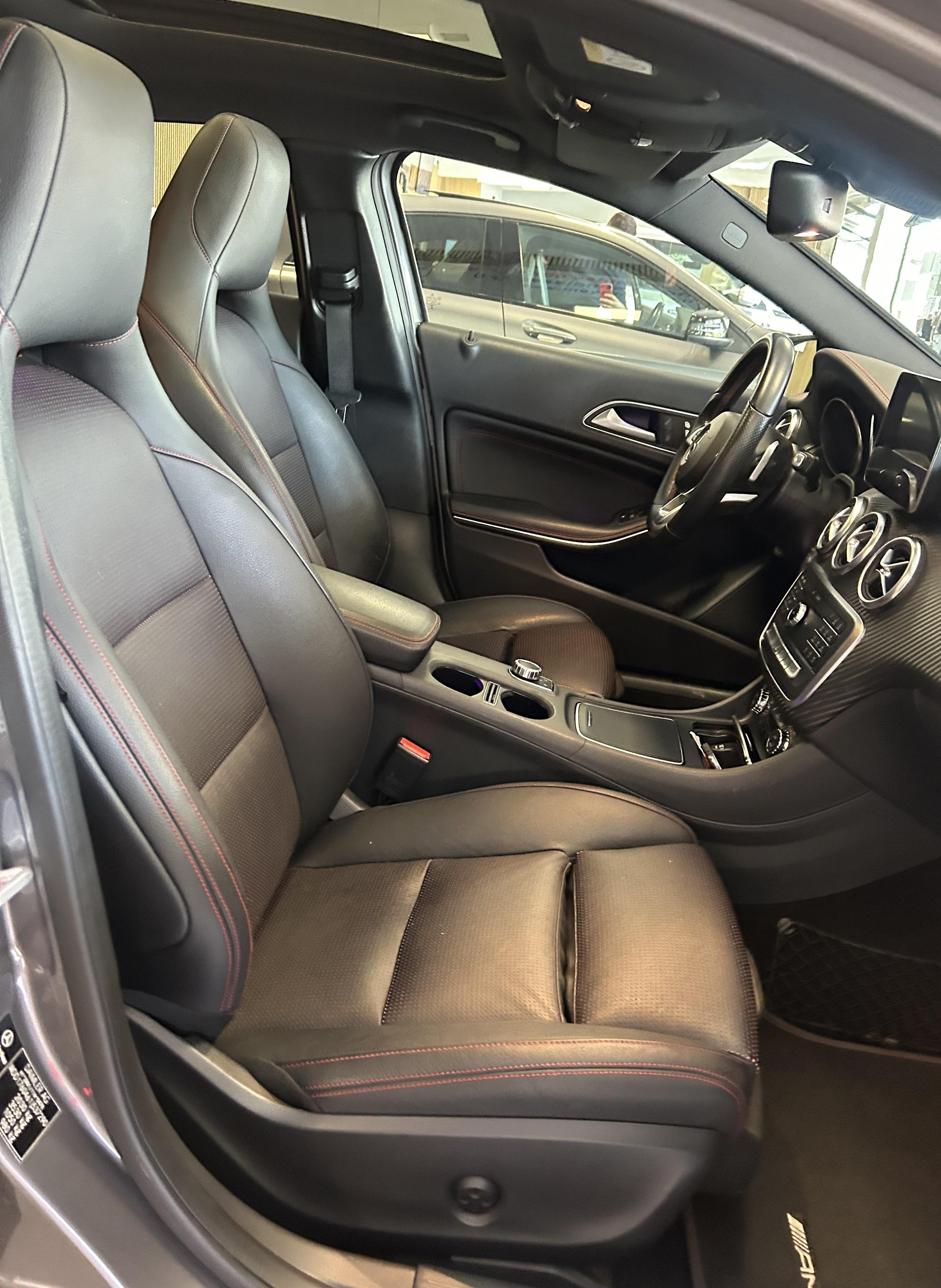 MERCEDES-BENZ A 250 AMG Line 4m-image-12