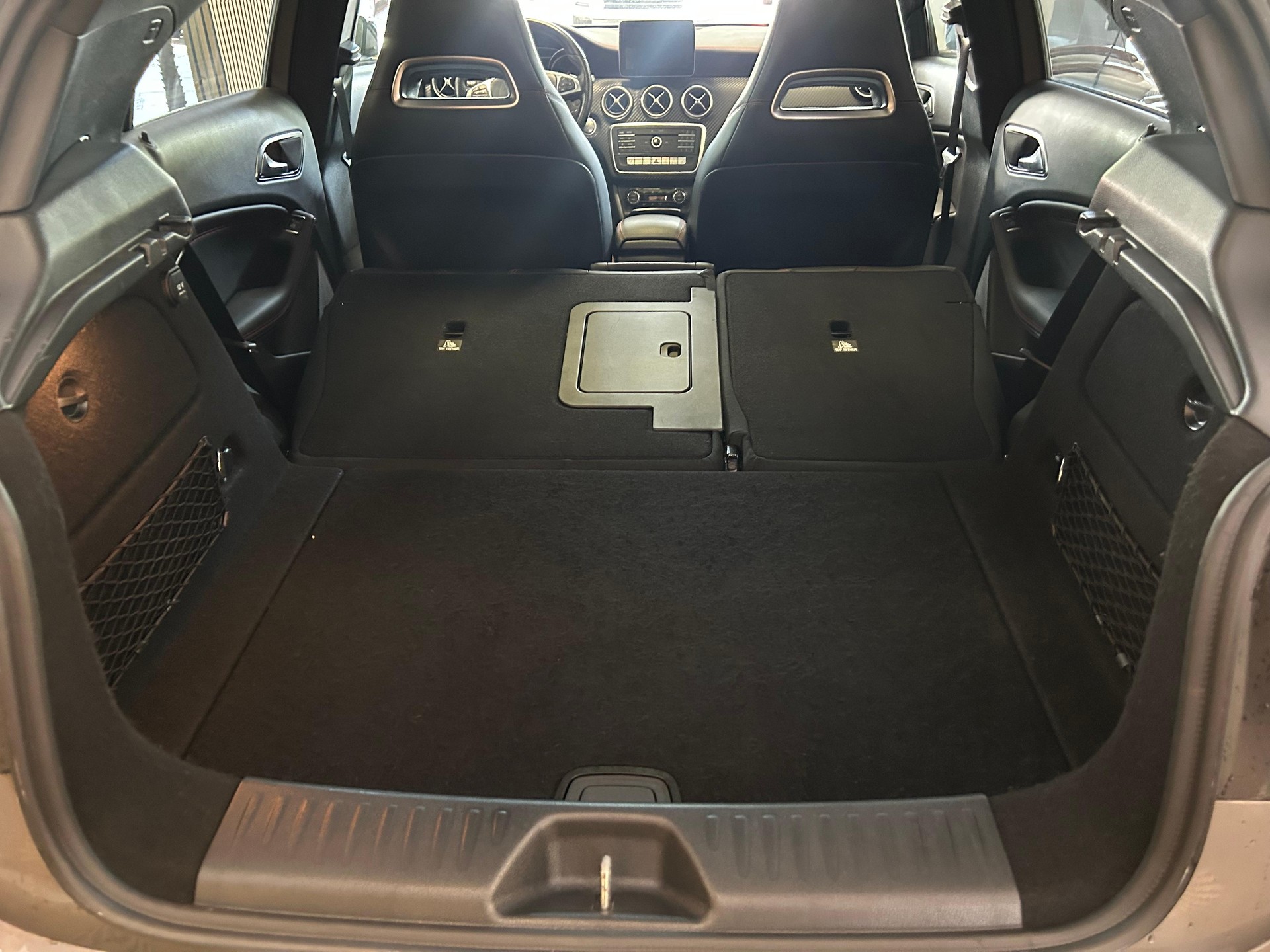 MERCEDES-BENZ A 250 AMG Line 4m-image-19