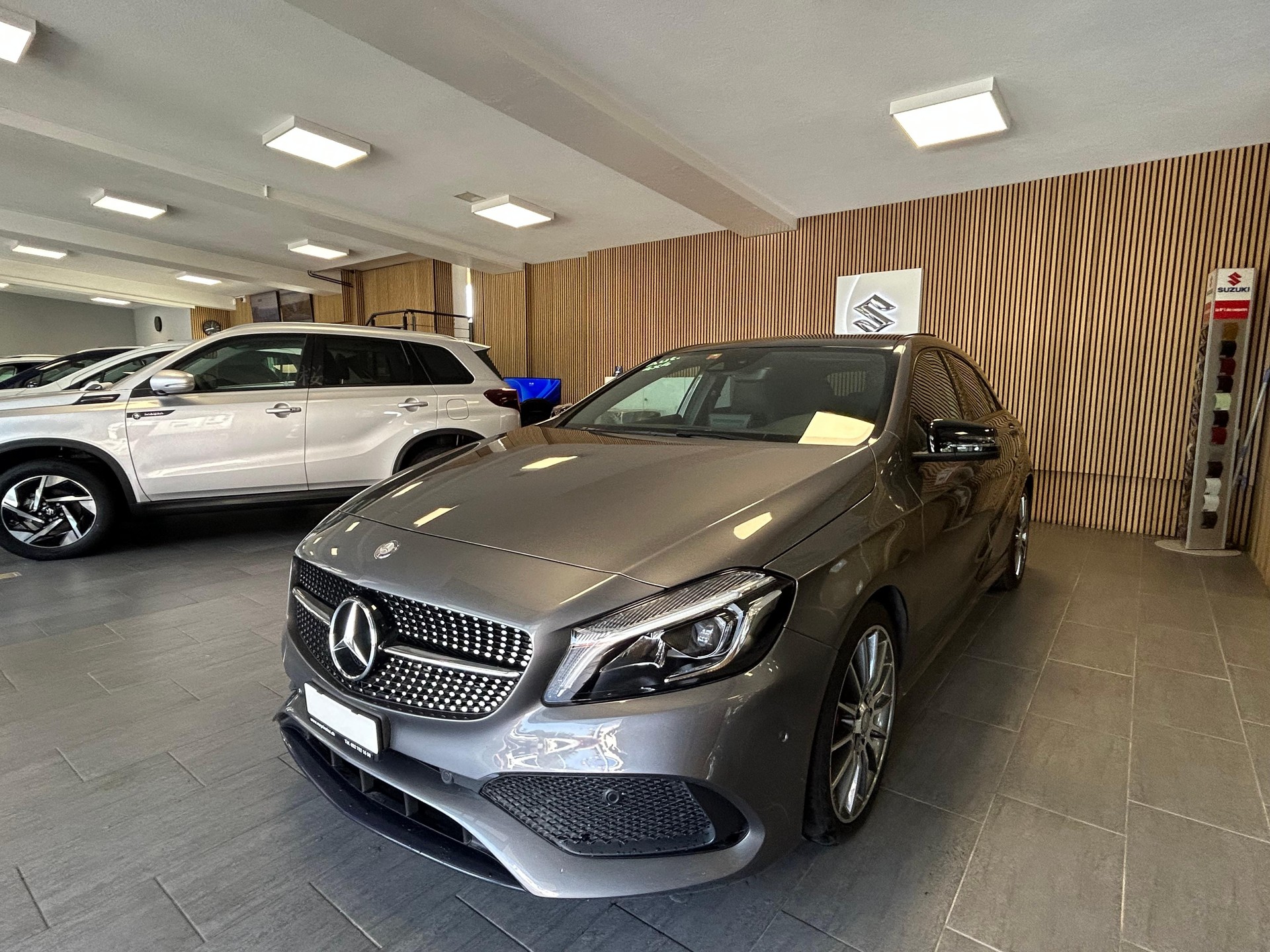 MERCEDES-BENZ A 250 AMG Line 4m-image-3