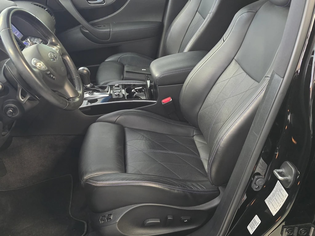 INFINITI QX70 3.7 S Premium AWD Automatic-image-8