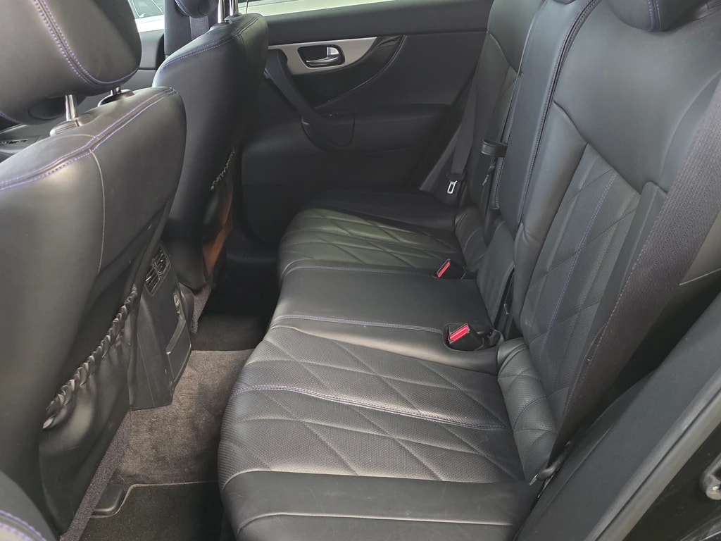 INFINITI QX70 3.7 S Premium AWD Automatic-image-7