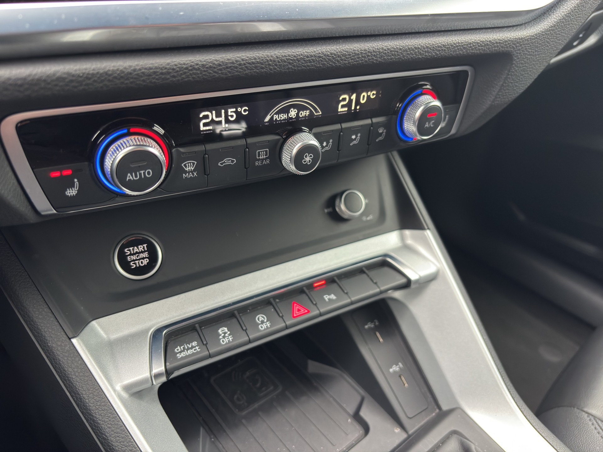 AUDI Q3 Sportback 35 TDI S line Attraction quattro S-tronic-image-14