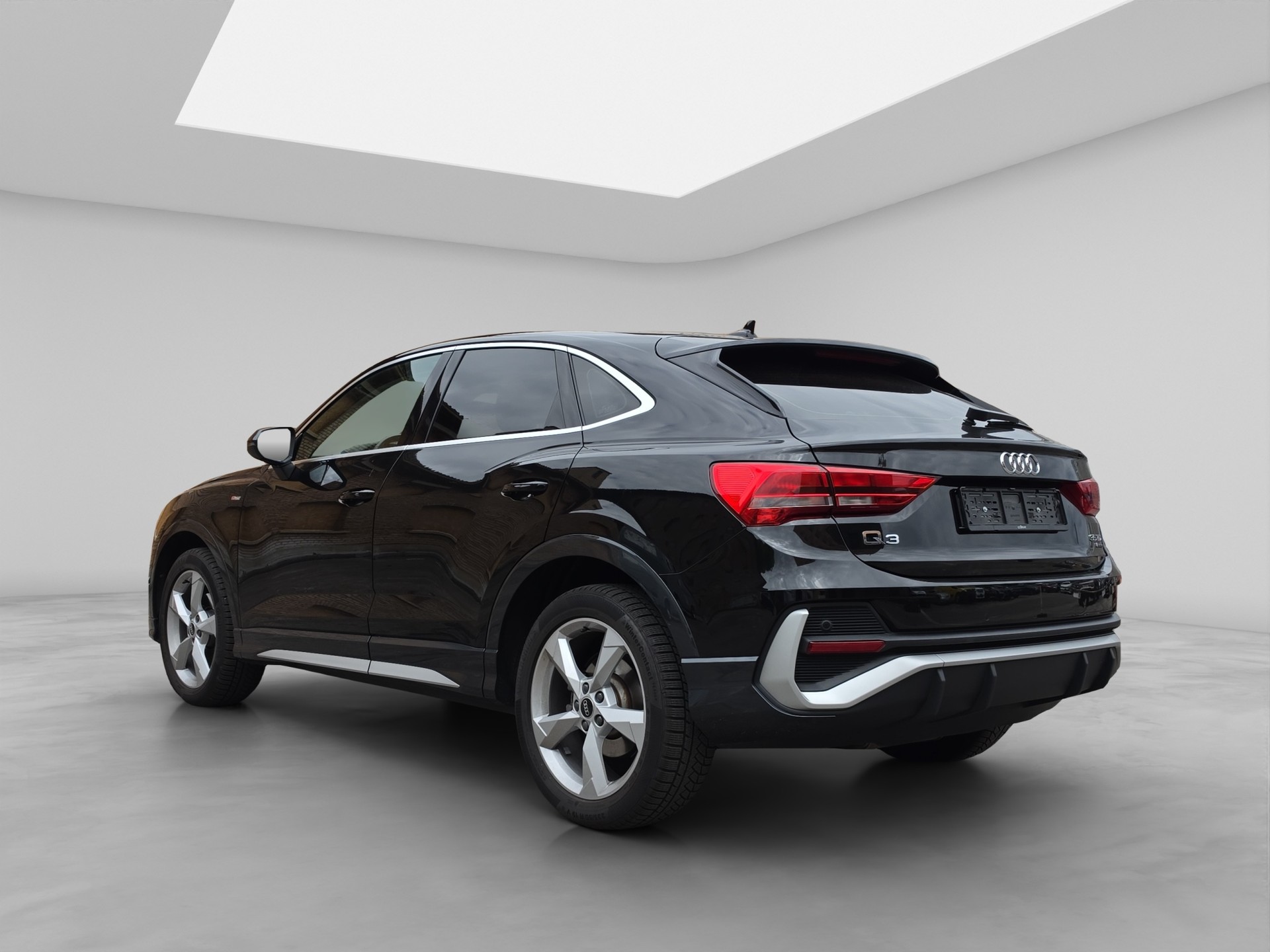 AUDI Q3 Sportback 35 TDI S line Attraction quattro S-tronic-image-3