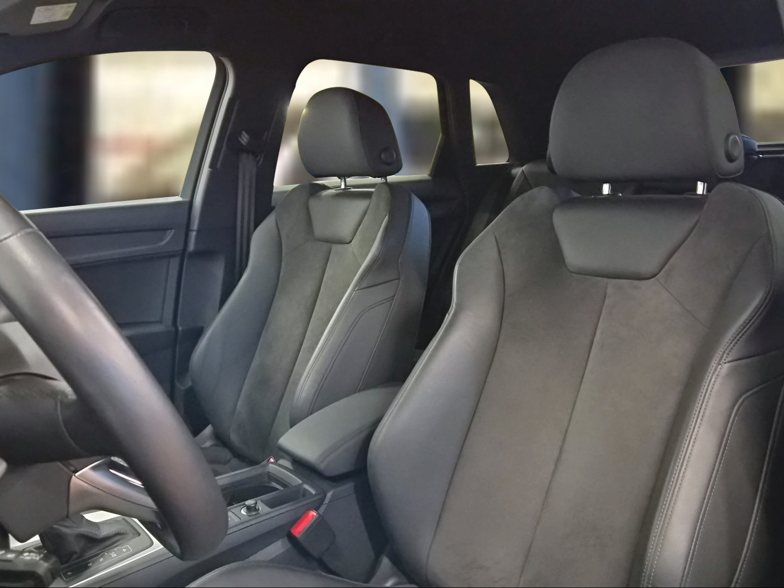 AUDI Q3 40 TFSI advanced quattro S-tronic Mythosschwarz Metallic-image-7