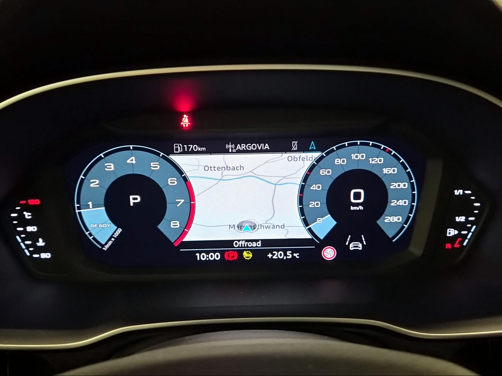 AUDI Q3 40 TFSI advanced quattro S-tronic Mythosschwarz Metallic-image-10
