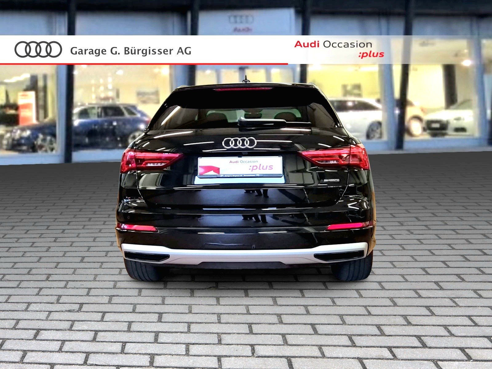AUDI Q3 40 TFSI advanced quattro S-tronic Mythosschwarz Metallic-image-4