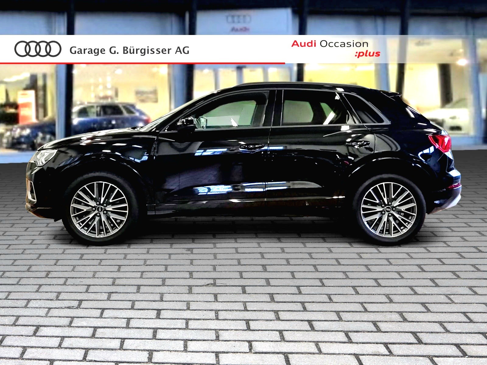 AUDI Q3 40 TFSI advanced quattro S-tronic Mythosschwarz Metallic-image-2