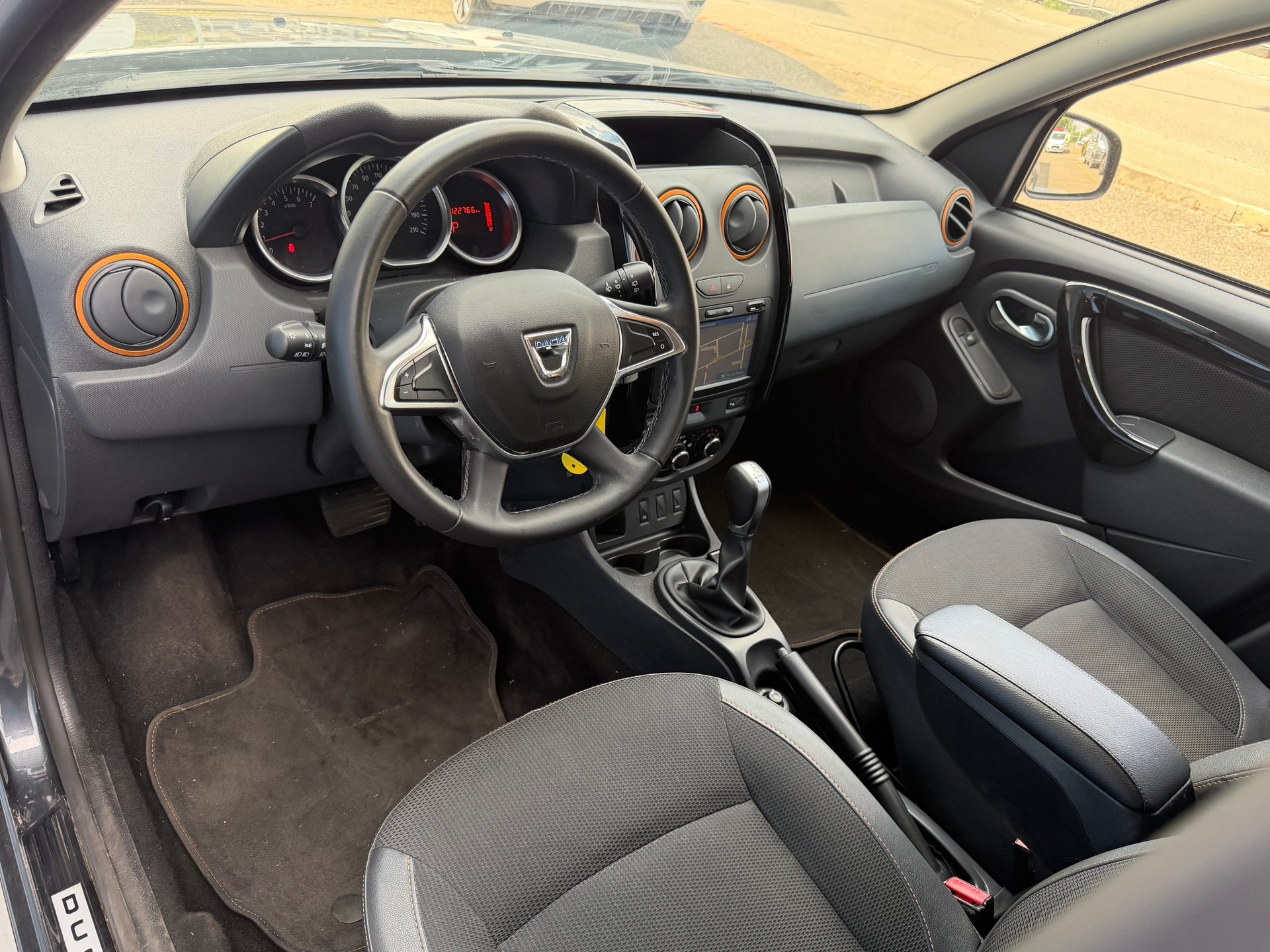 DACIA Duster 1.5 dCi Unlimited 4x2 EDC-image-4
