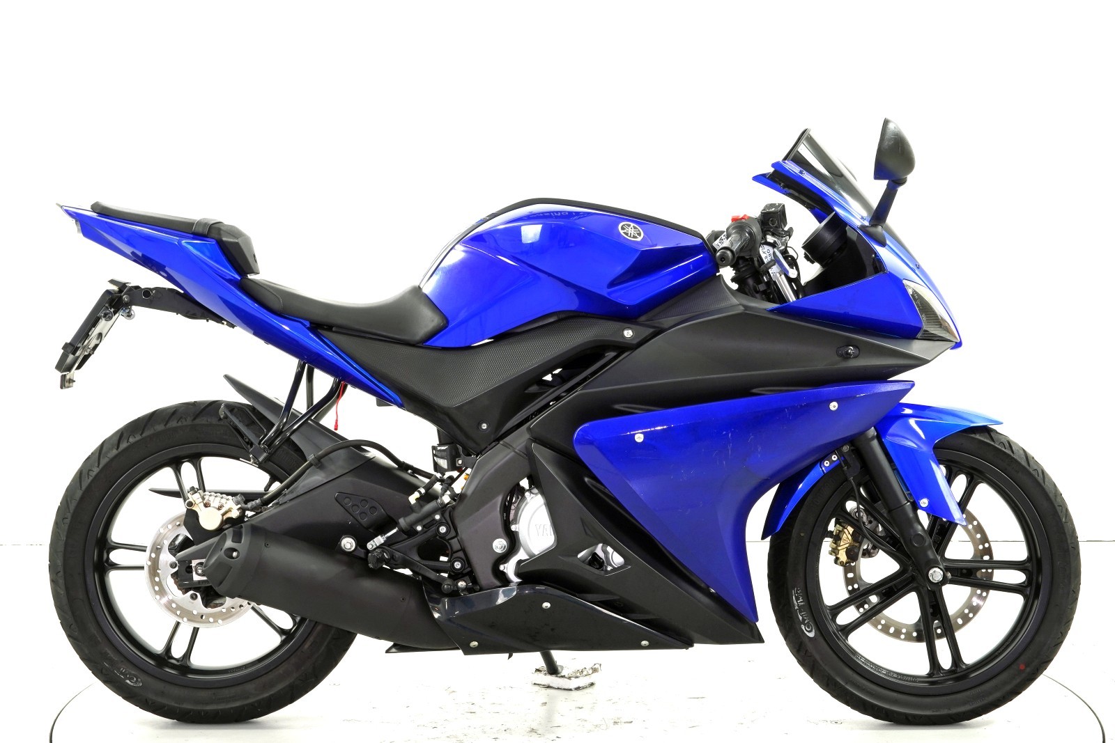 YAMAHA YZF-R125-showroom-element-3