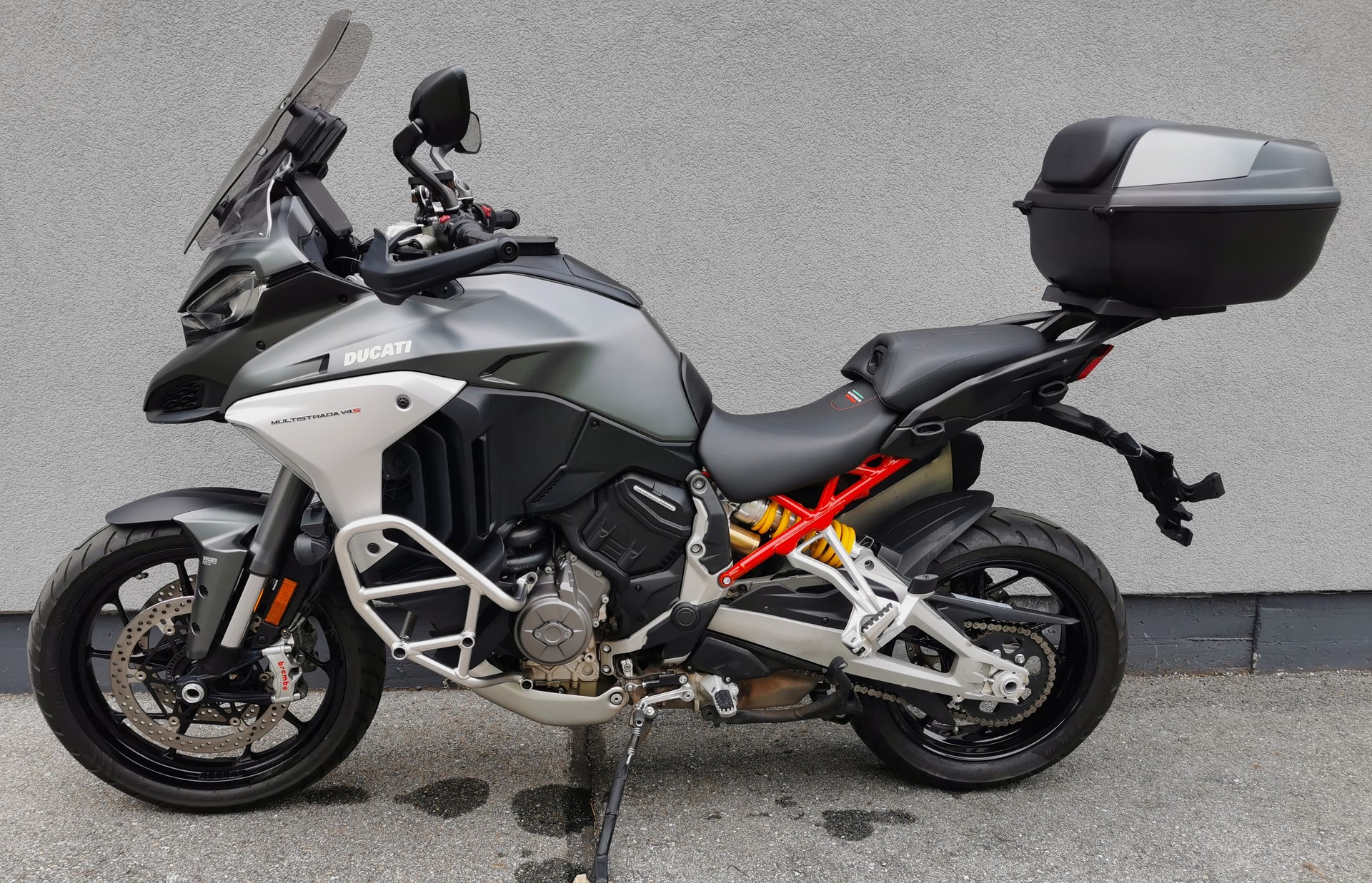 DUCATI Multistrada V4 S Travel & Radar-showroom-element-3