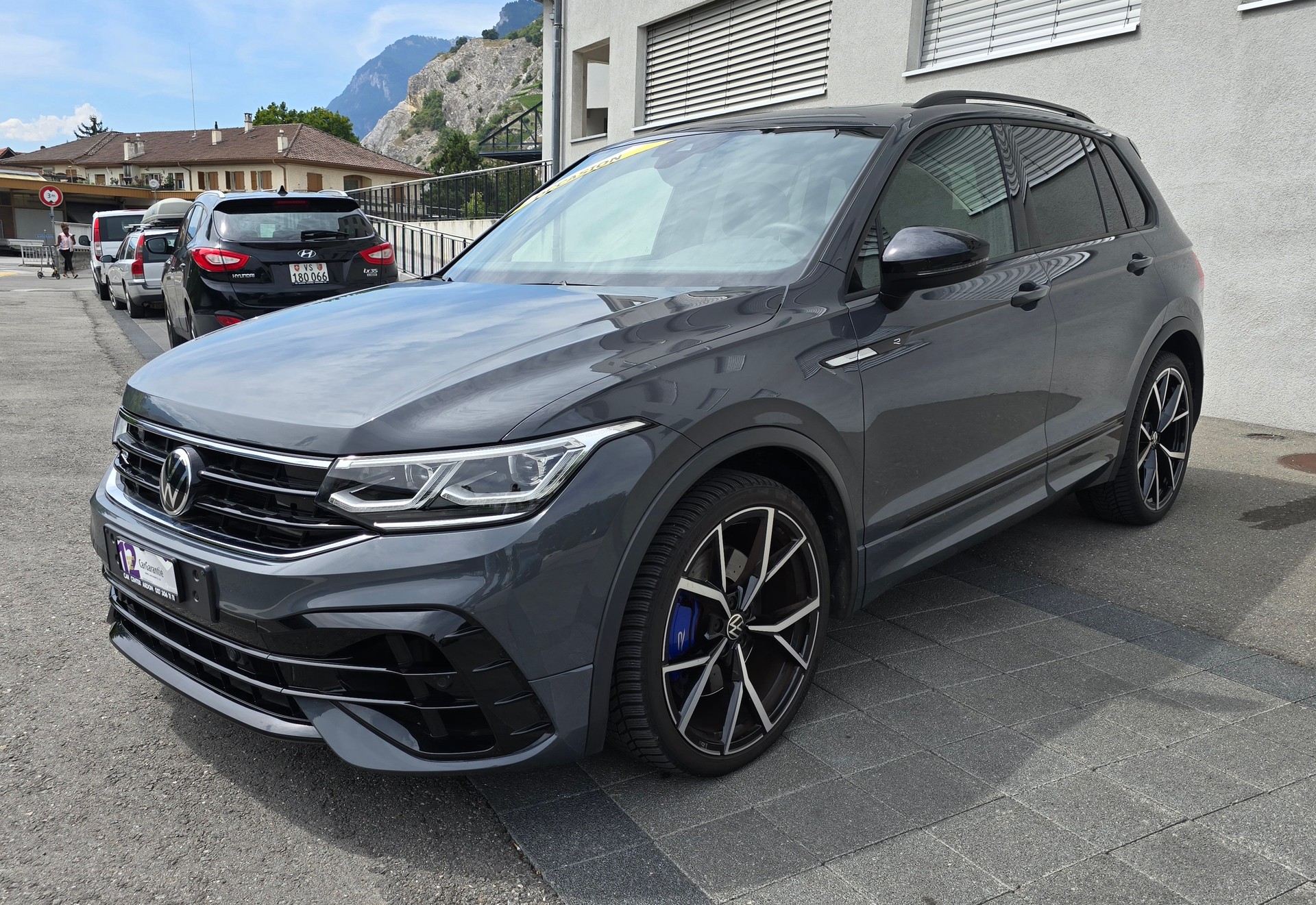 VW Tiguan 2.0TSI R 4Motion DSG-image-1