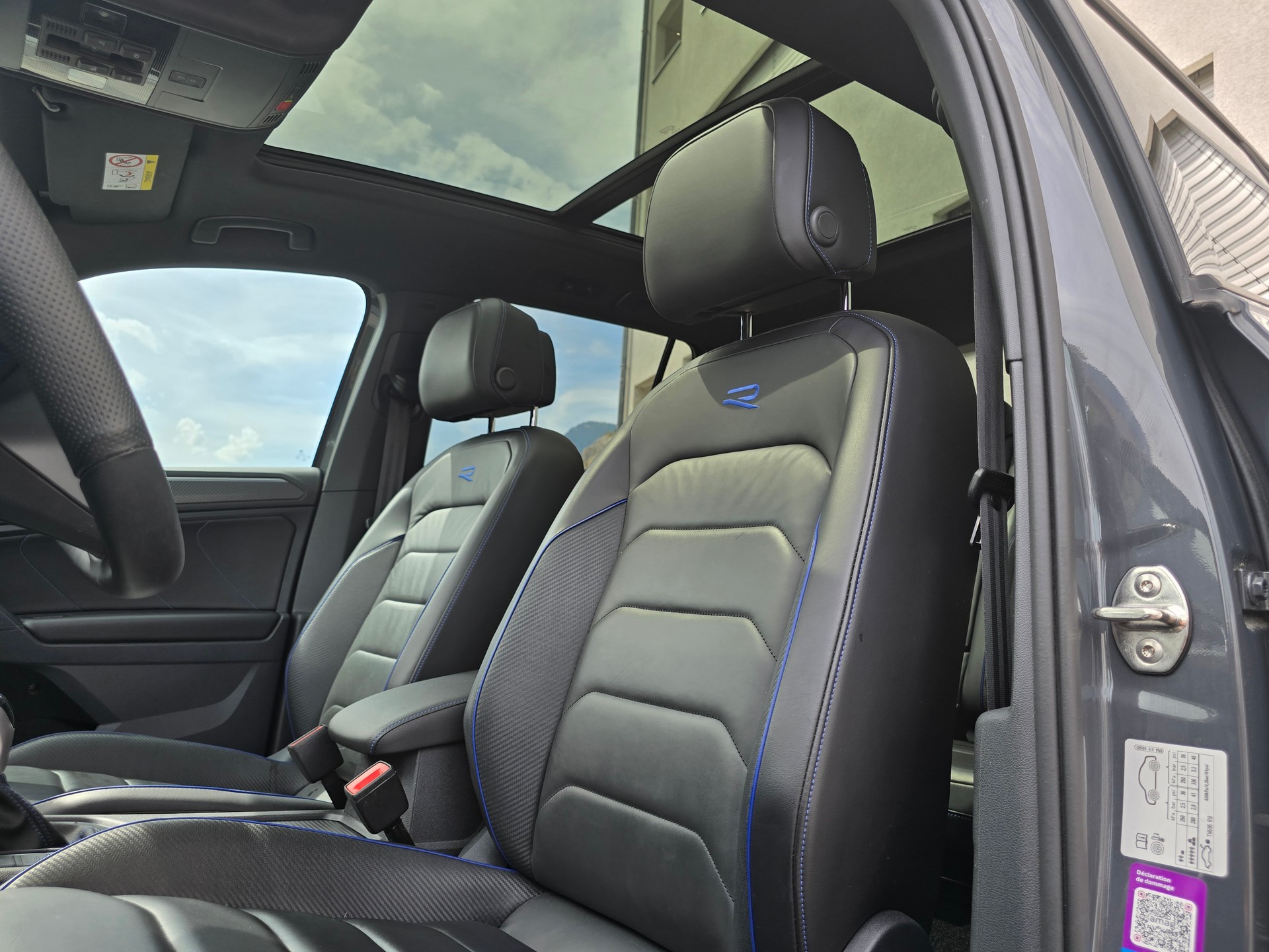 VW Tiguan 2.0TSI R 4Motion DSG-image-10