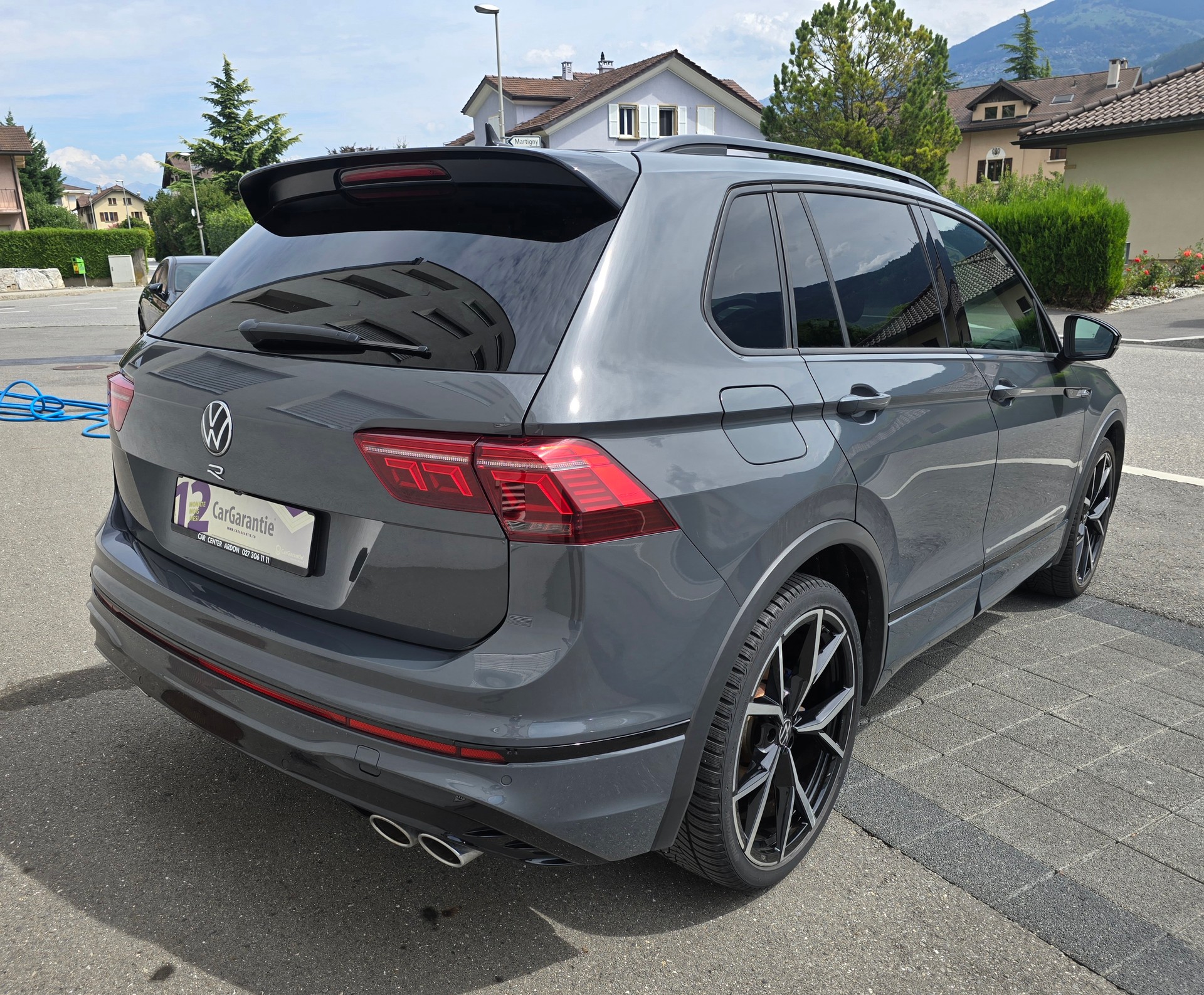 VW Tiguan 2.0TSI R 4Motion DSG-image-5
