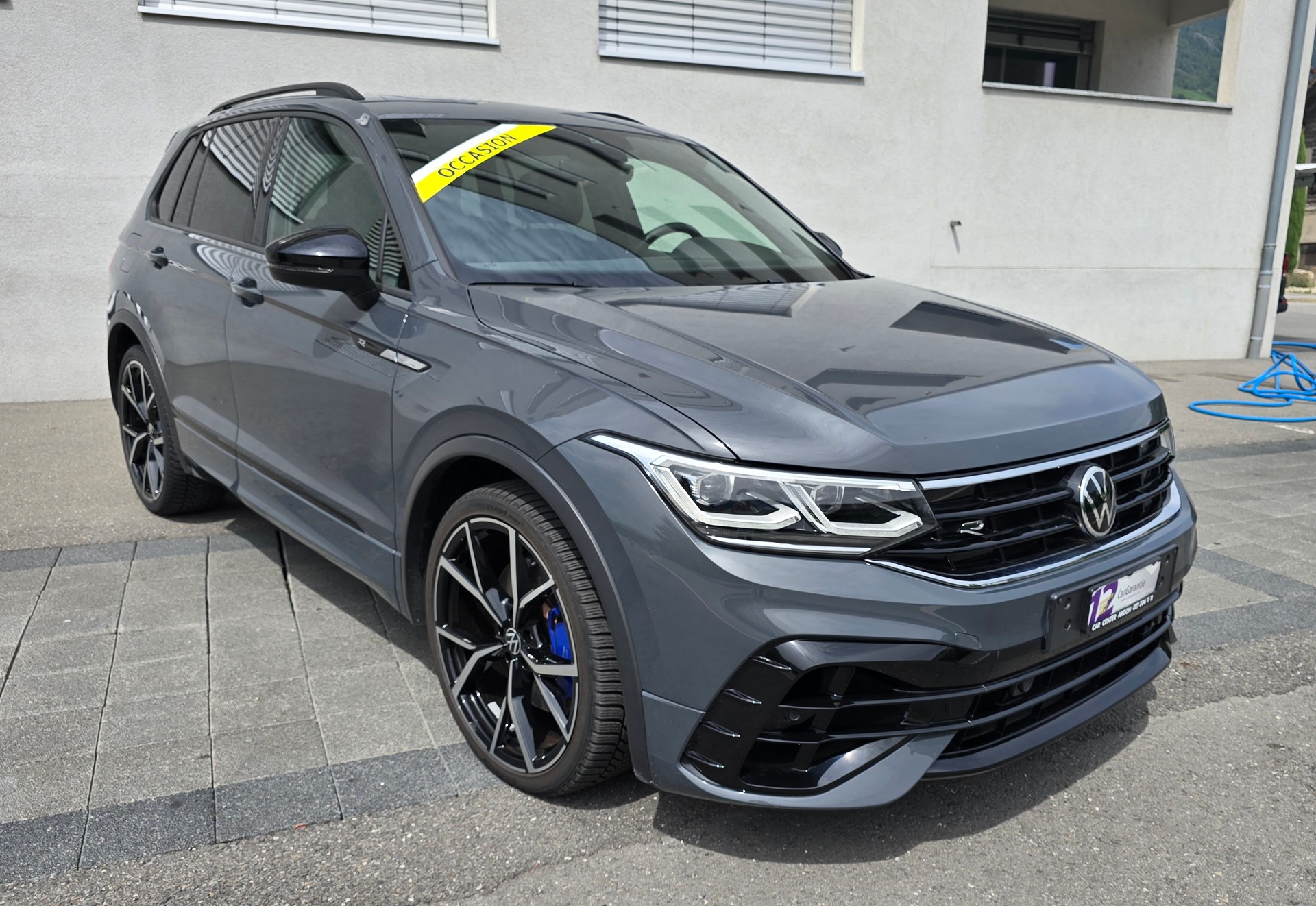 VW Tiguan 2.0TSI R 4Motion DSG-image-8