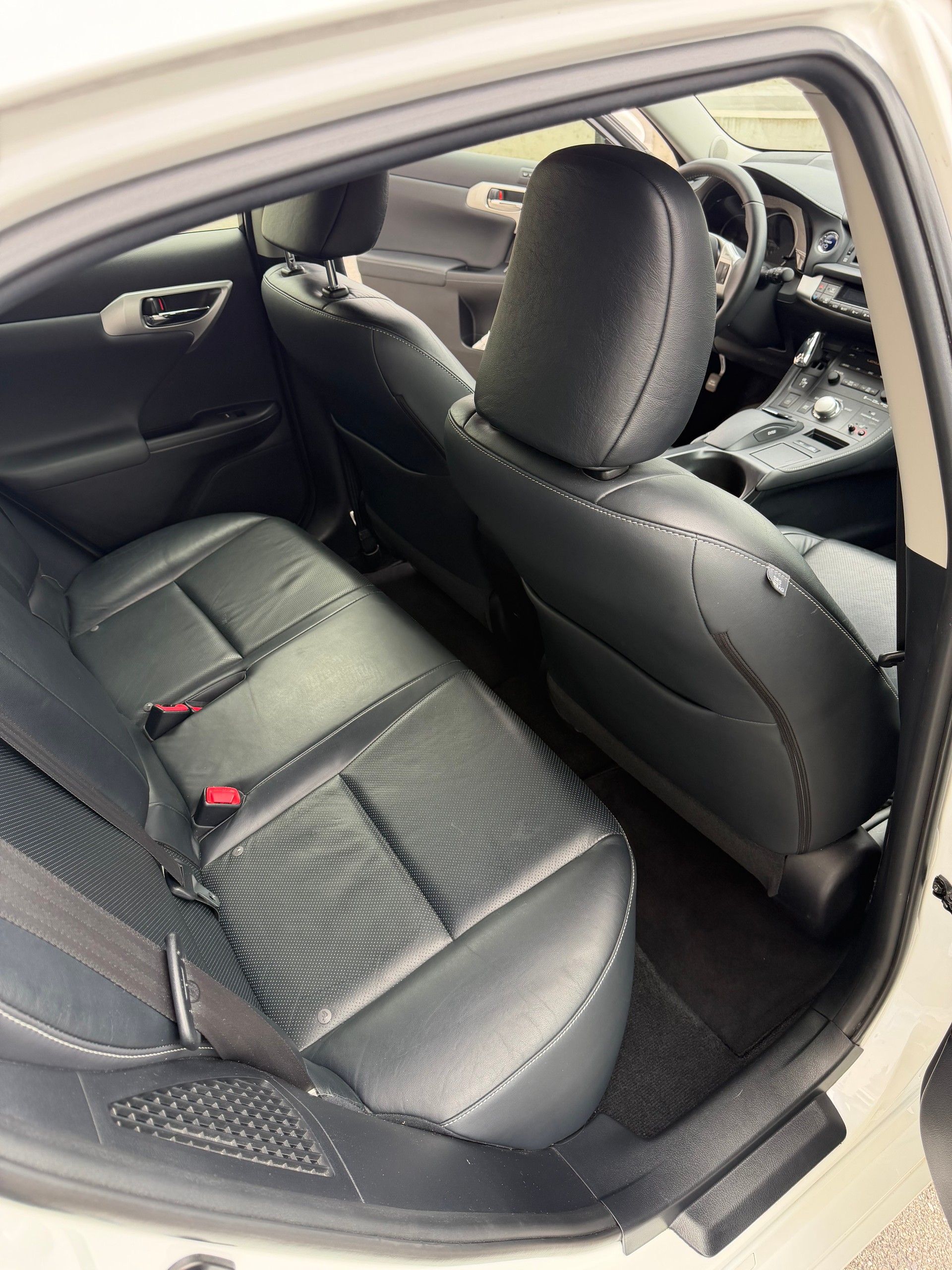 LEXUS CT 200h 1.8 excellence CVT-image-9