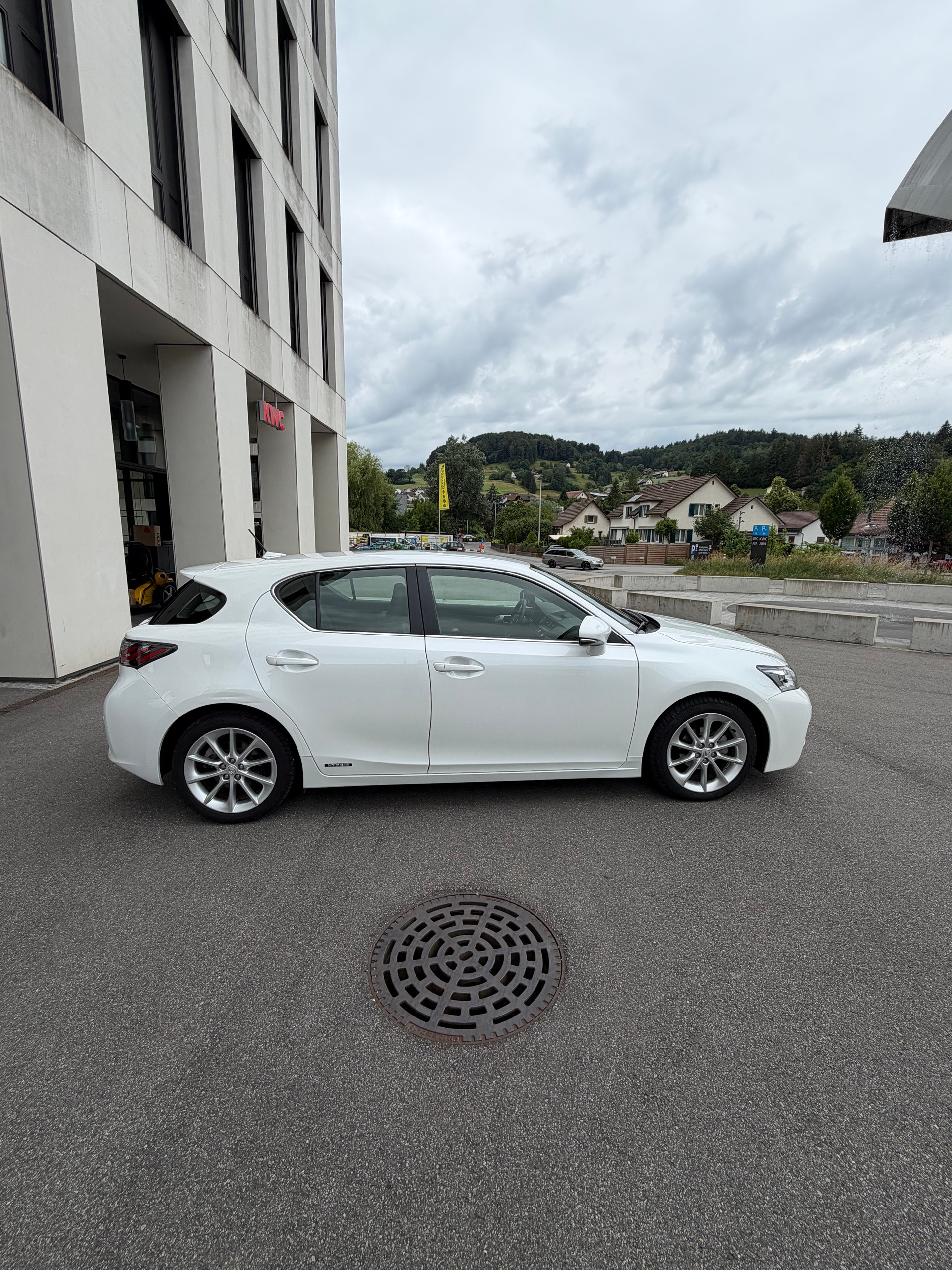 LEXUS CT 200h 1.8 excellence CVT-image-6