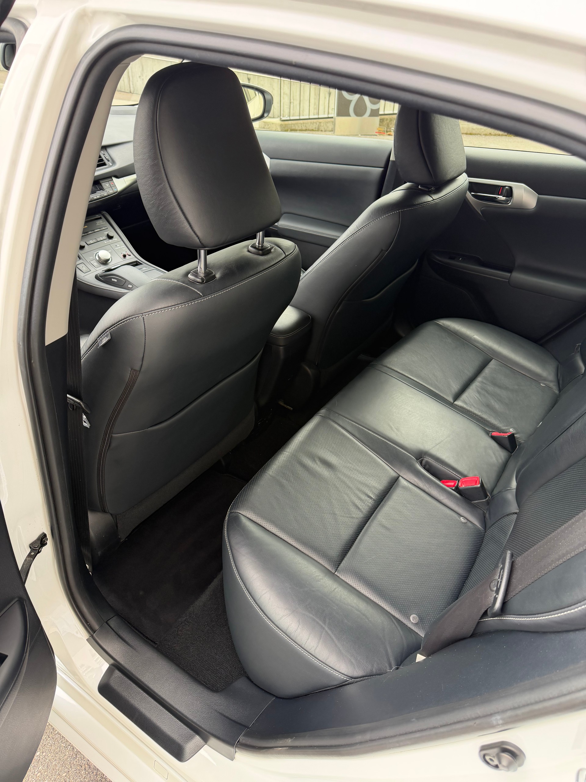 LEXUS CT 200h 1.8 excellence CVT-image-11