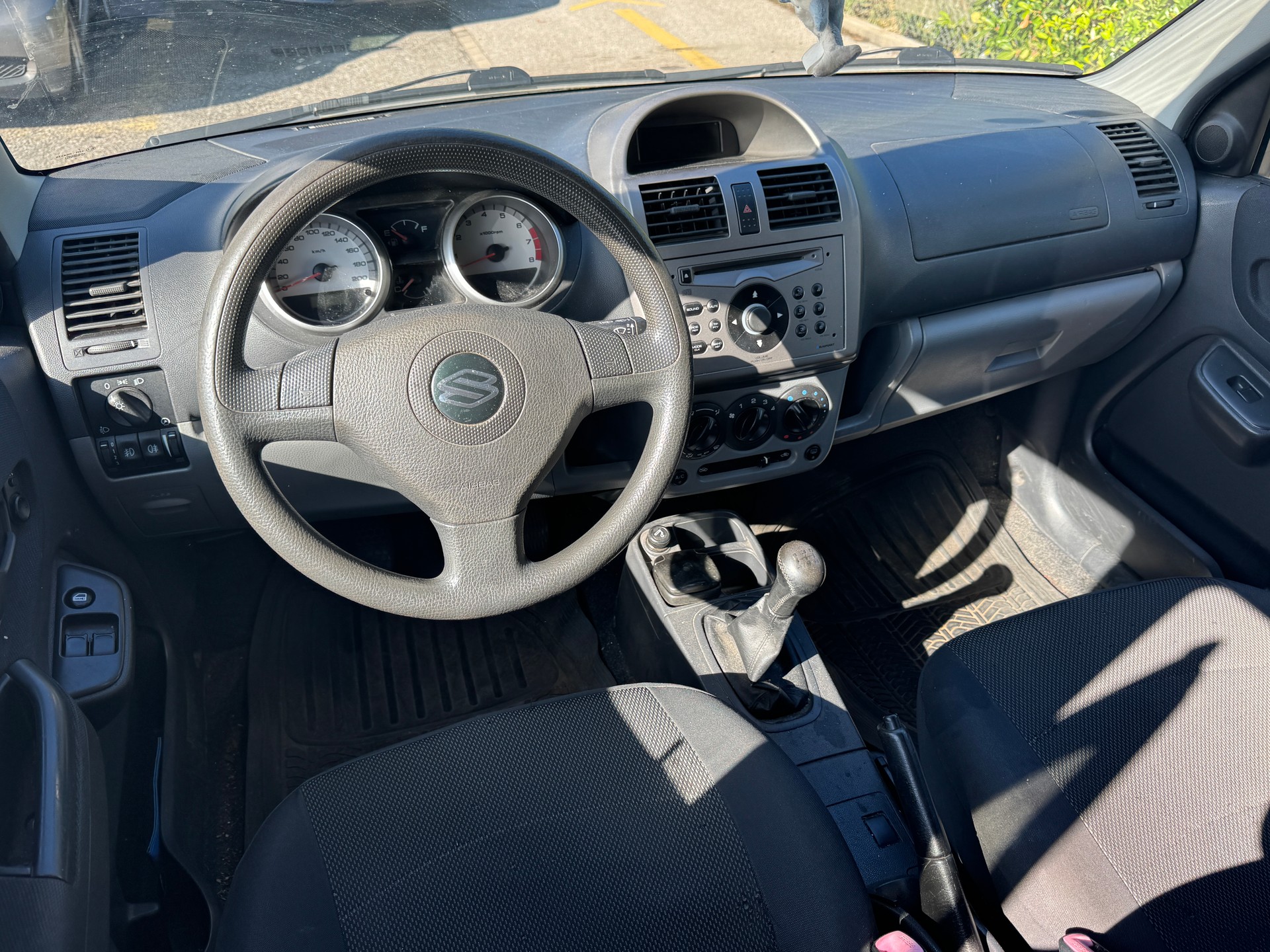 SUZUKI Ignis 1.5 16V GL 4x4-image-10