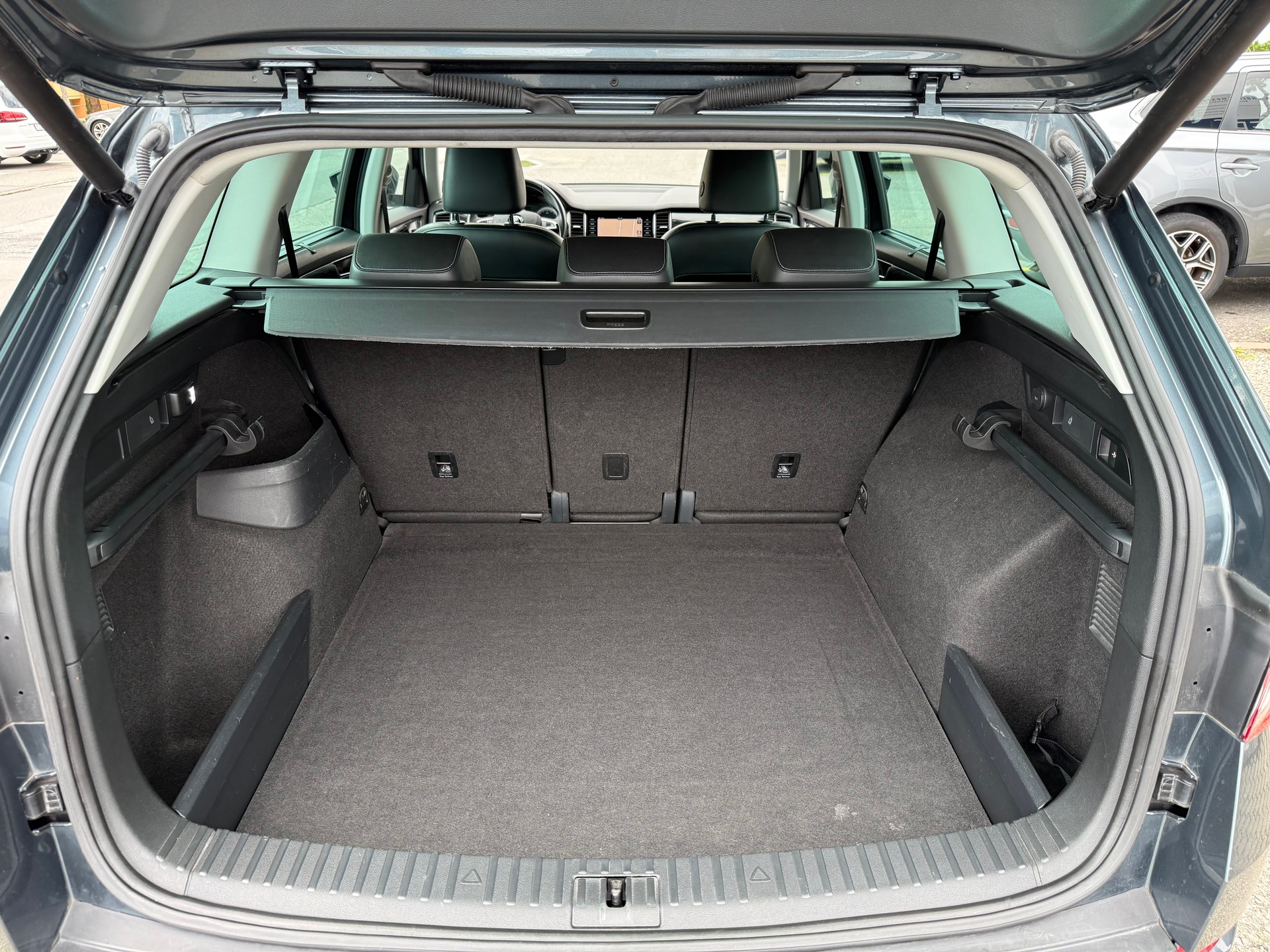 SKODA Kodiaq 2.0 TSI Style DSG-image-16