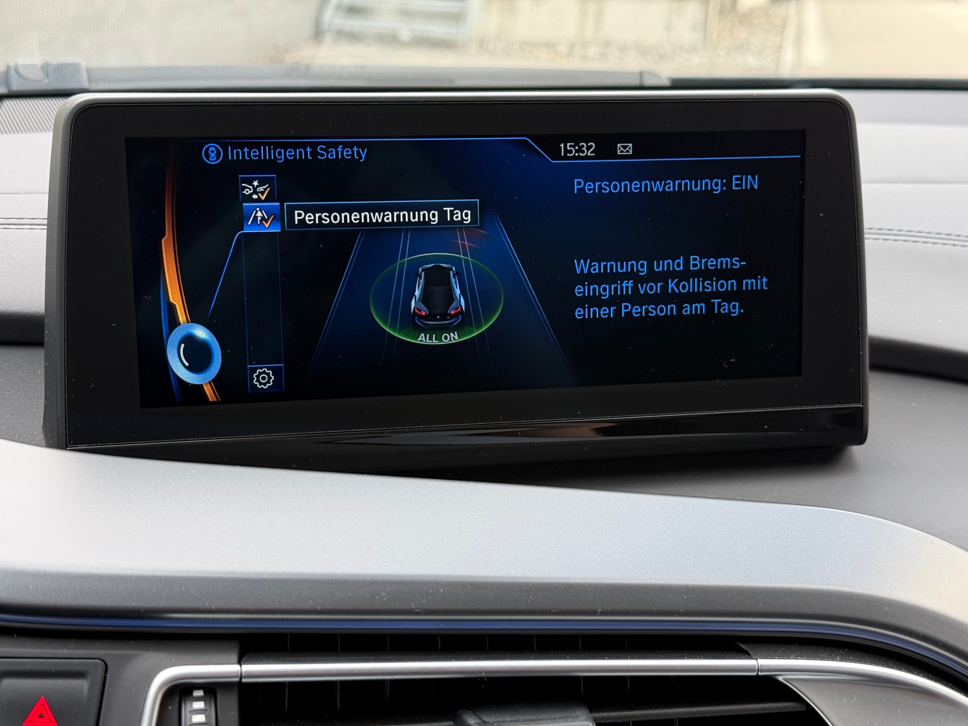 BMW i8 Coupé-image-18