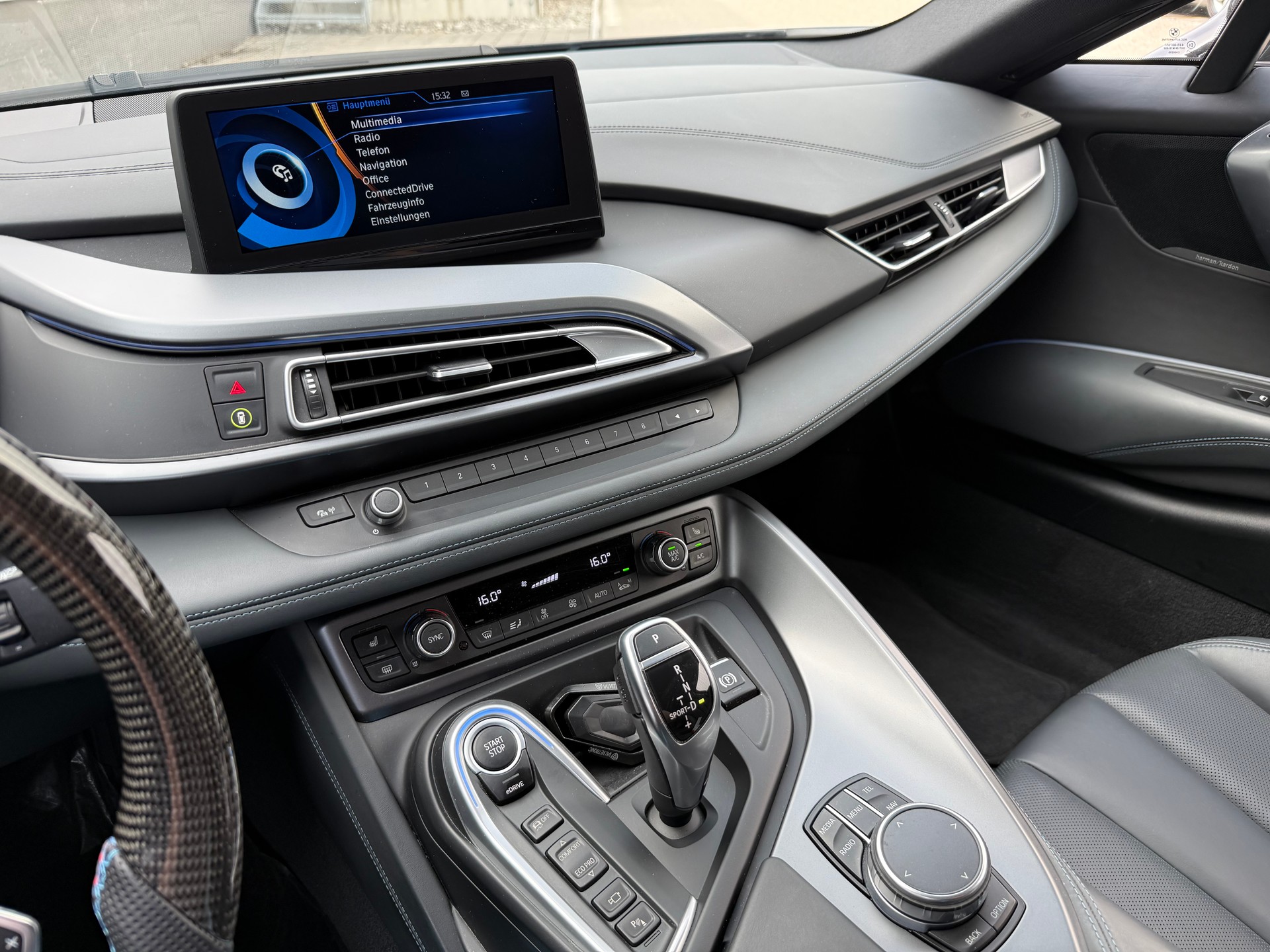 BMW i8 Coupé-image-15